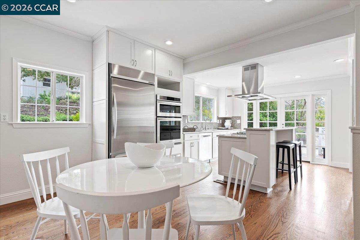 Detail Gallery Image 11 of 44 For 1076 N Thompson Rd, Lafayette,  CA 94549-3133 - 4 Beds | 3/1 Baths