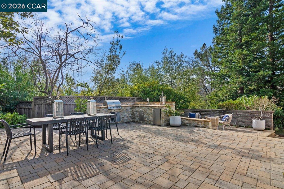 Detail Gallery Image 16 of 44 For 1076 N Thompson Rd, Lafayette,  CA 94549-3133 - 4 Beds | 3/1 Baths