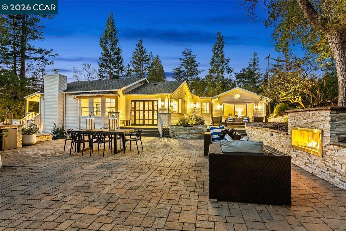 Detail Gallery Image 3 of 44 For 1076 N Thompson Rd, Lafayette,  CA 94549-3133 - 4 Beds | 3/1 Baths