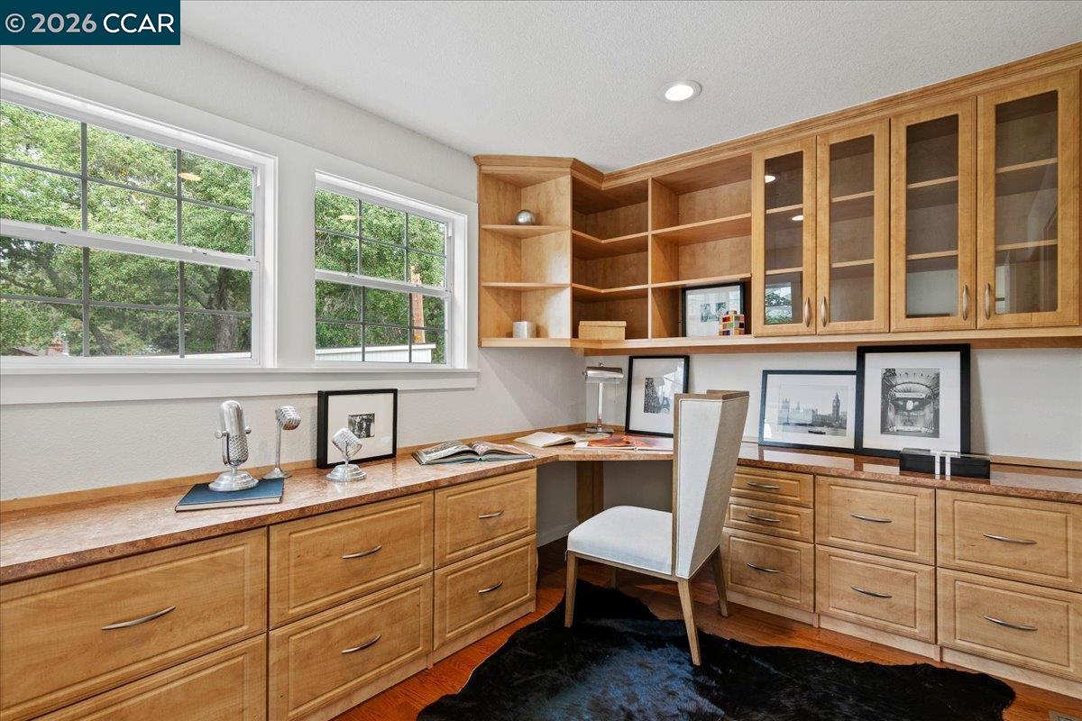 Detail Gallery Image 22 of 44 For 1076 N Thompson Rd, Lafayette,  CA 94549-3133 - 4 Beds | 3/1 Baths