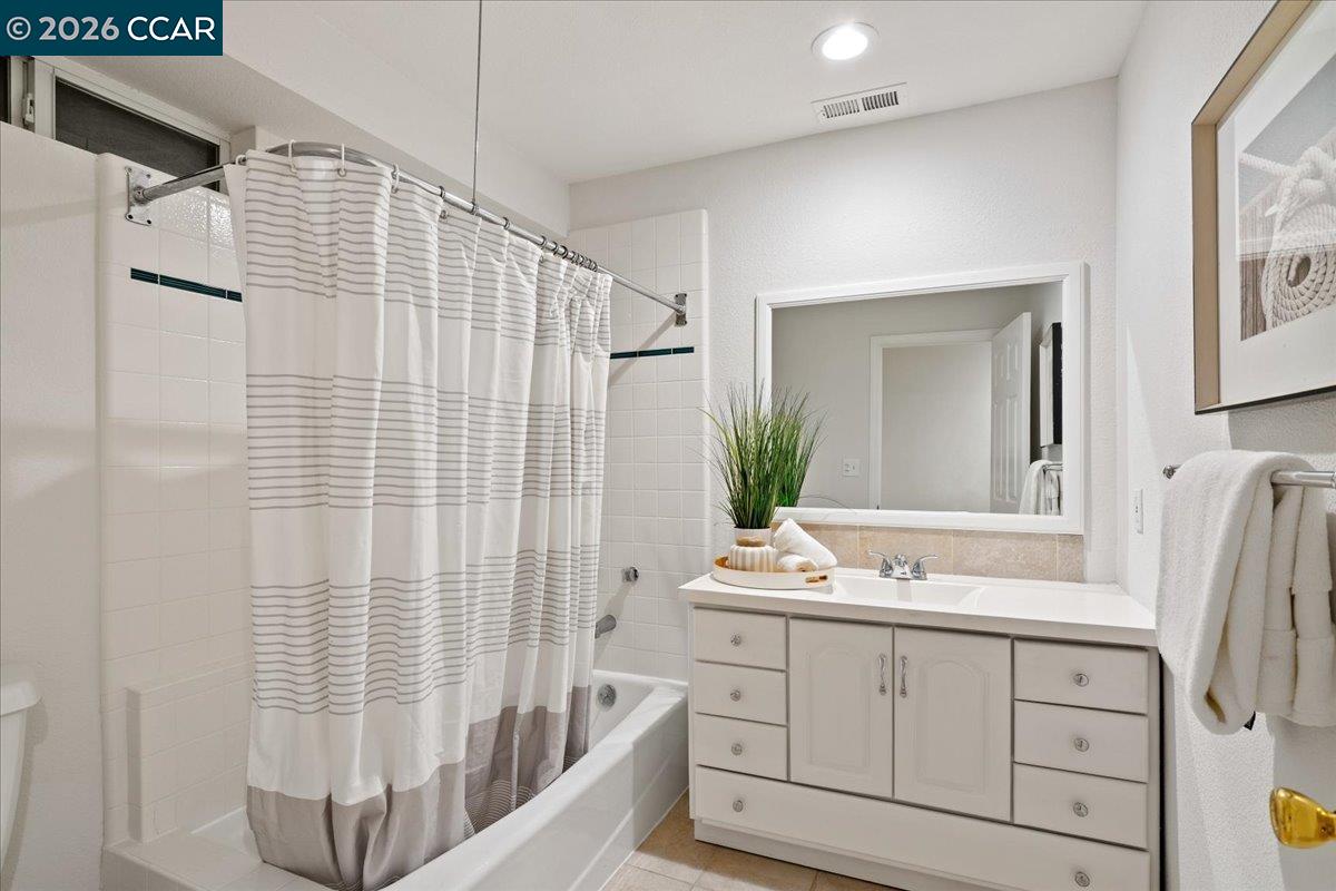 Detail Gallery Image 32 of 44 For 1076 N Thompson Rd, Lafayette,  CA 94549-3133 - 4 Beds | 3/1 Baths