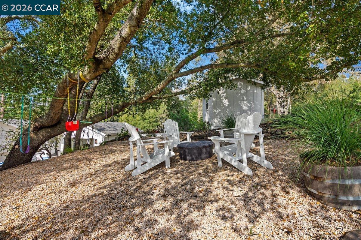 Detail Gallery Image 37 of 44 For 1076 N Thompson Rd, Lafayette,  CA 94549-3133 - 4 Beds | 3/1 Baths