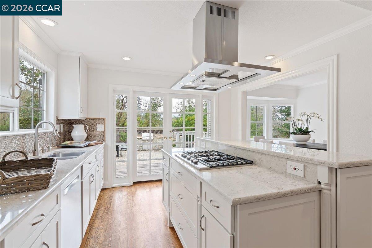 Detail Gallery Image 10 of 44 For 1076 N Thompson Rd, Lafayette,  CA 94549-3133 - 4 Beds | 3/1 Baths