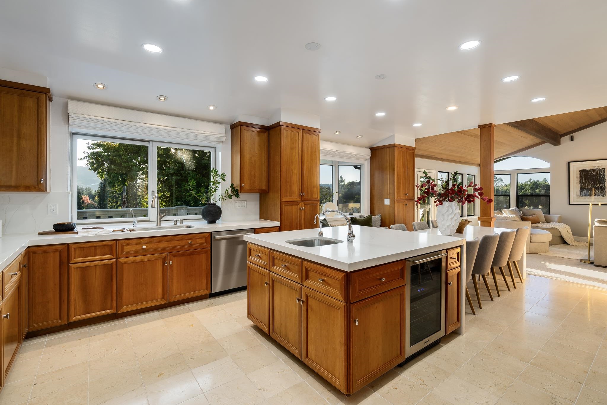 Detail Gallery Image 7 of 48 For 13 Kemp Ct, Alamo,  CA 94507 - 5 Beds | 3/1 Baths