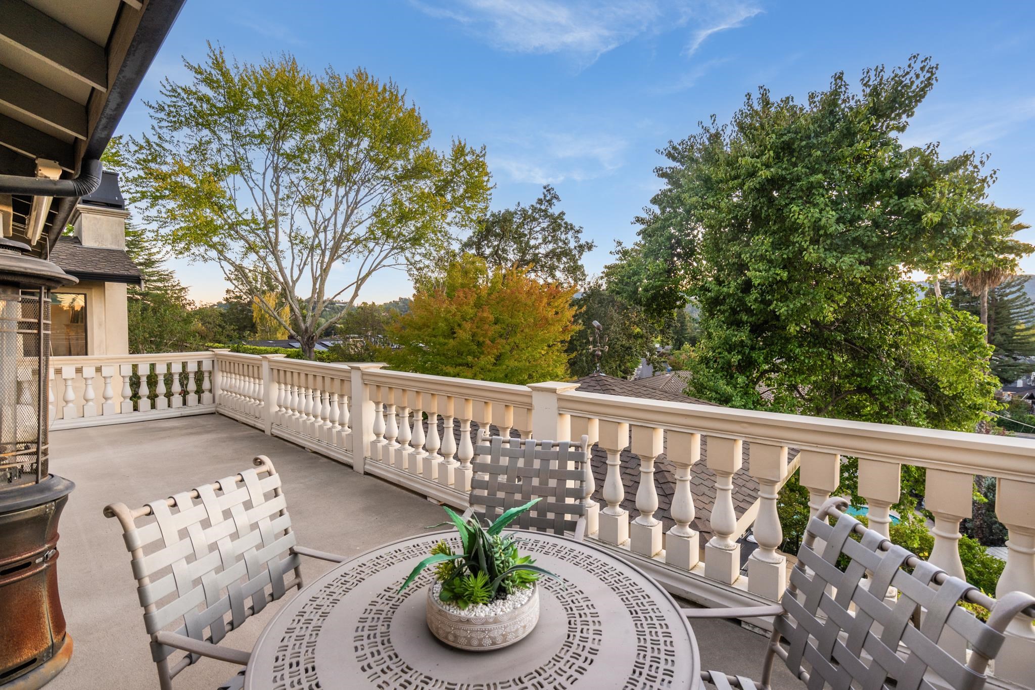 Detail Gallery Image 10 of 48 For 13 Kemp Ct, Alamo,  CA 94507 - 5 Beds | 3/1 Baths