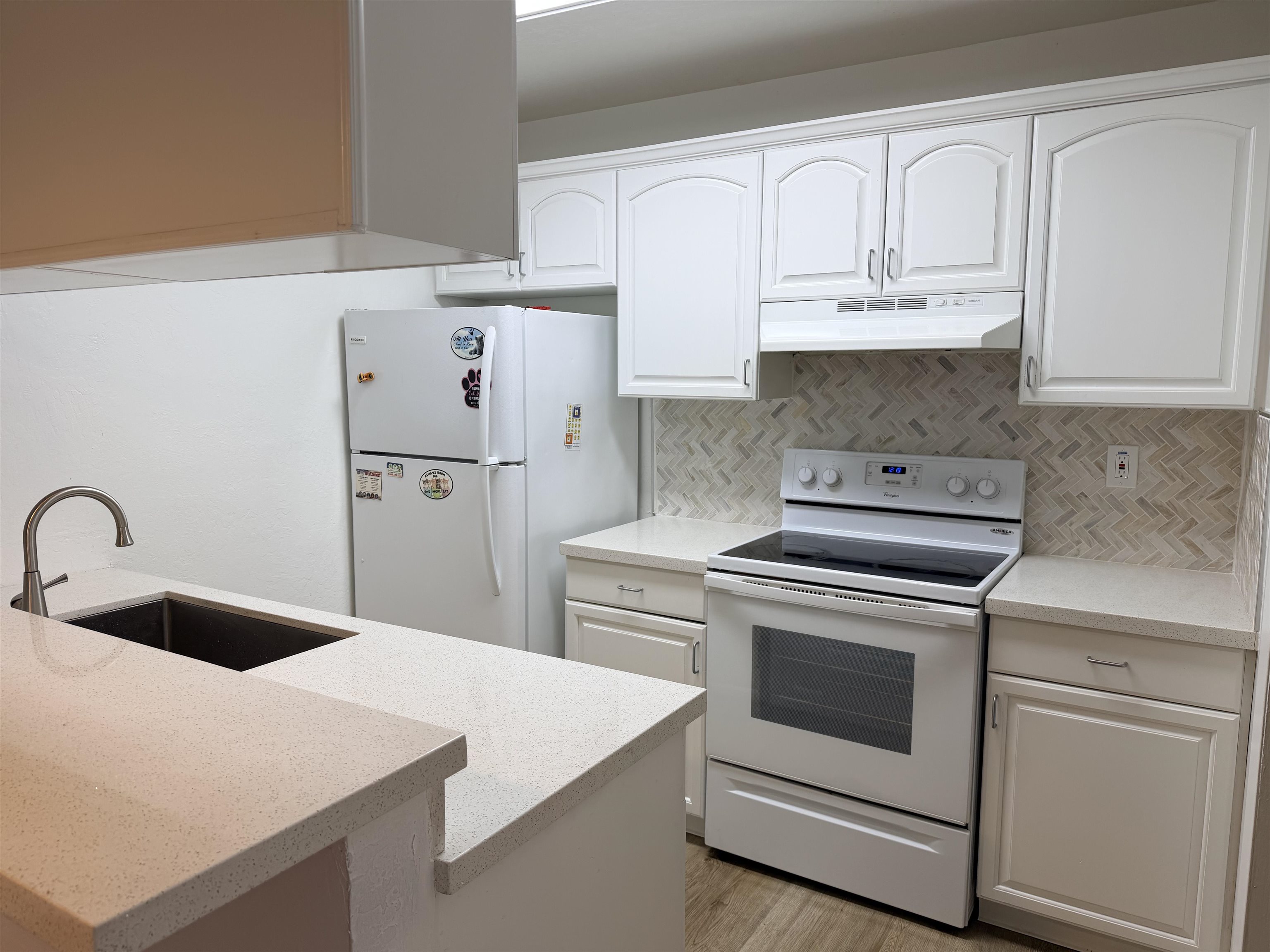 Photo #3: 41122101 Listing: Photo #3