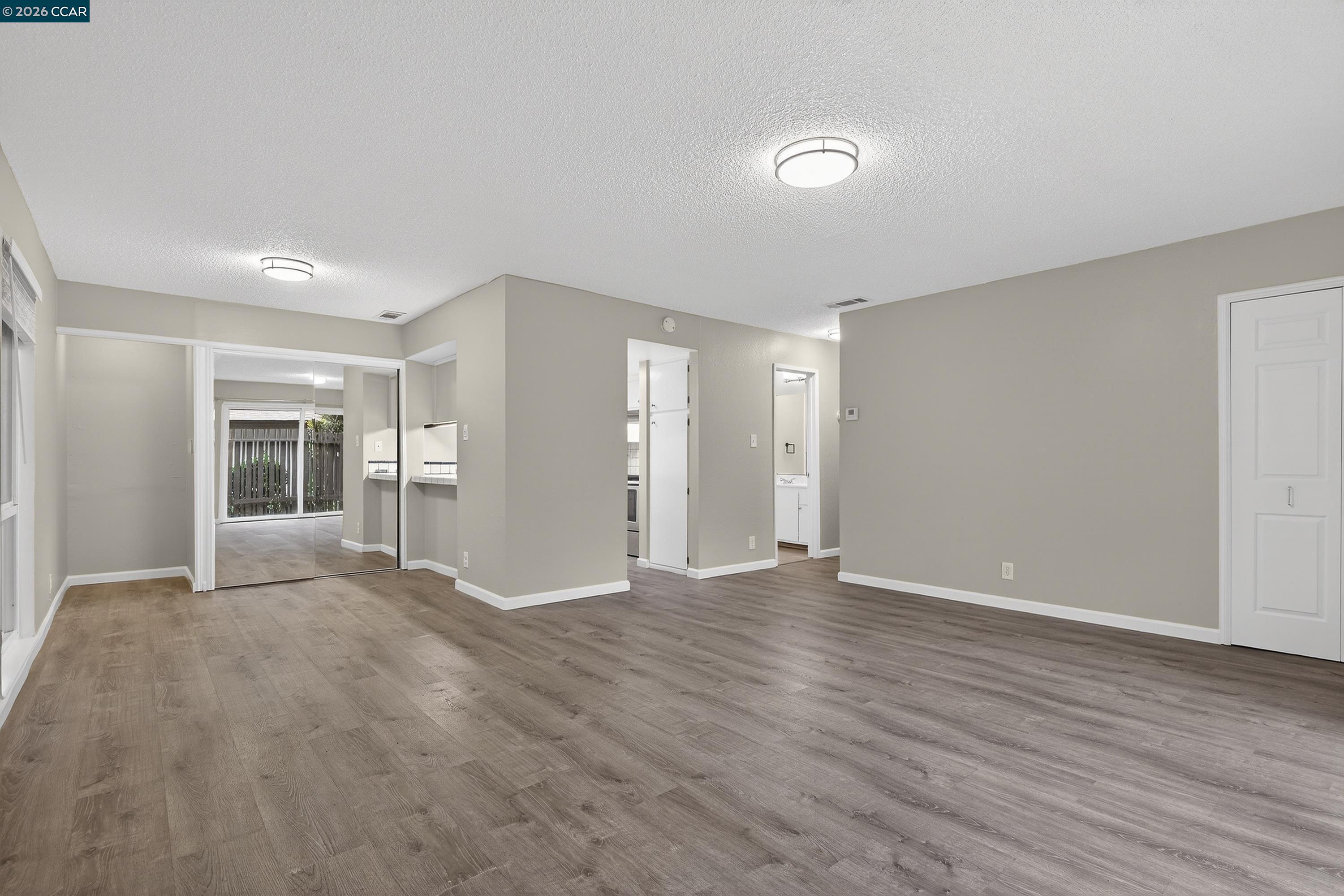 Photo #11: 41122104 Listing: Photo #11