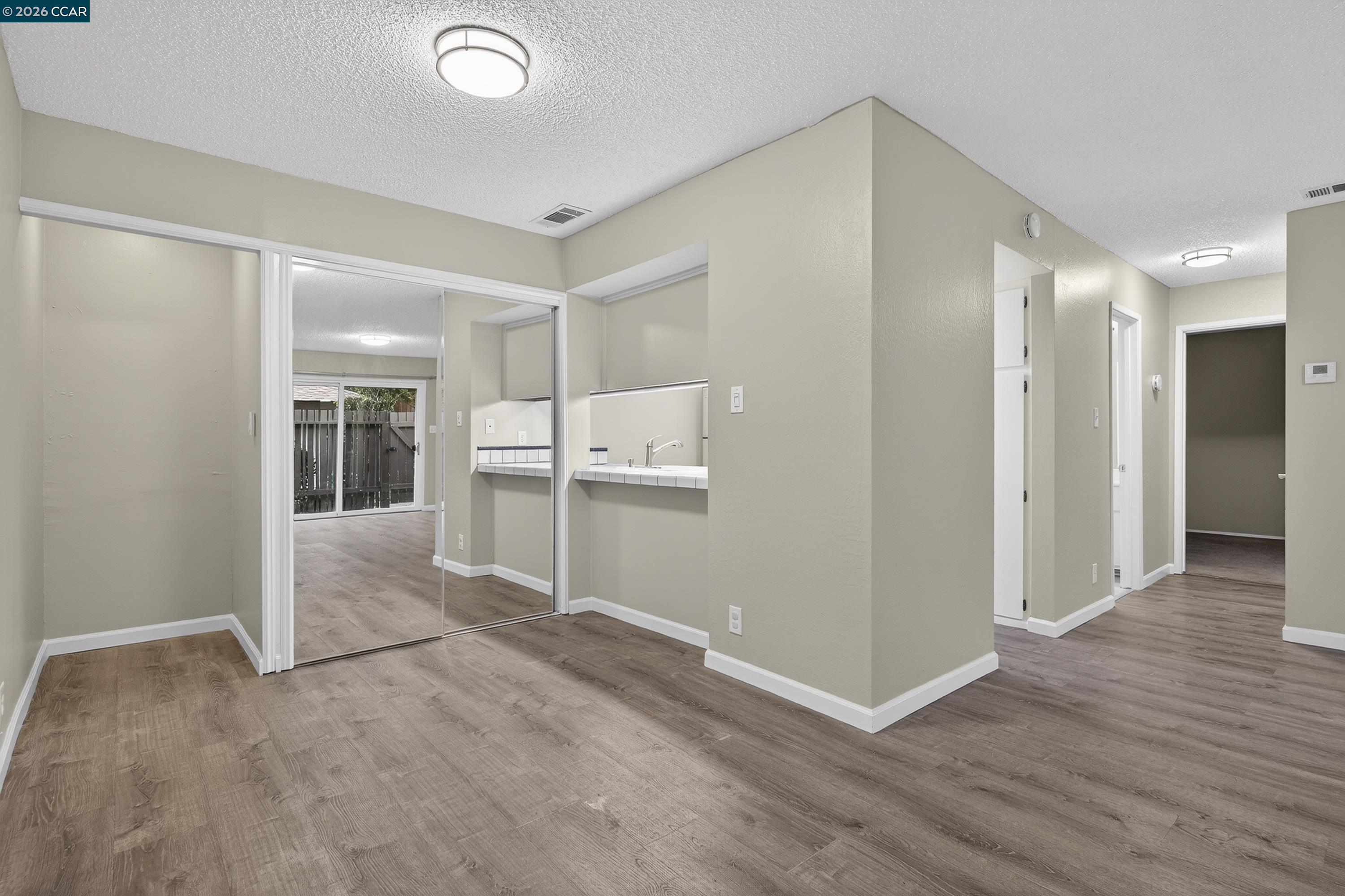 Photo #12: 41122104 Listing: Photo #12