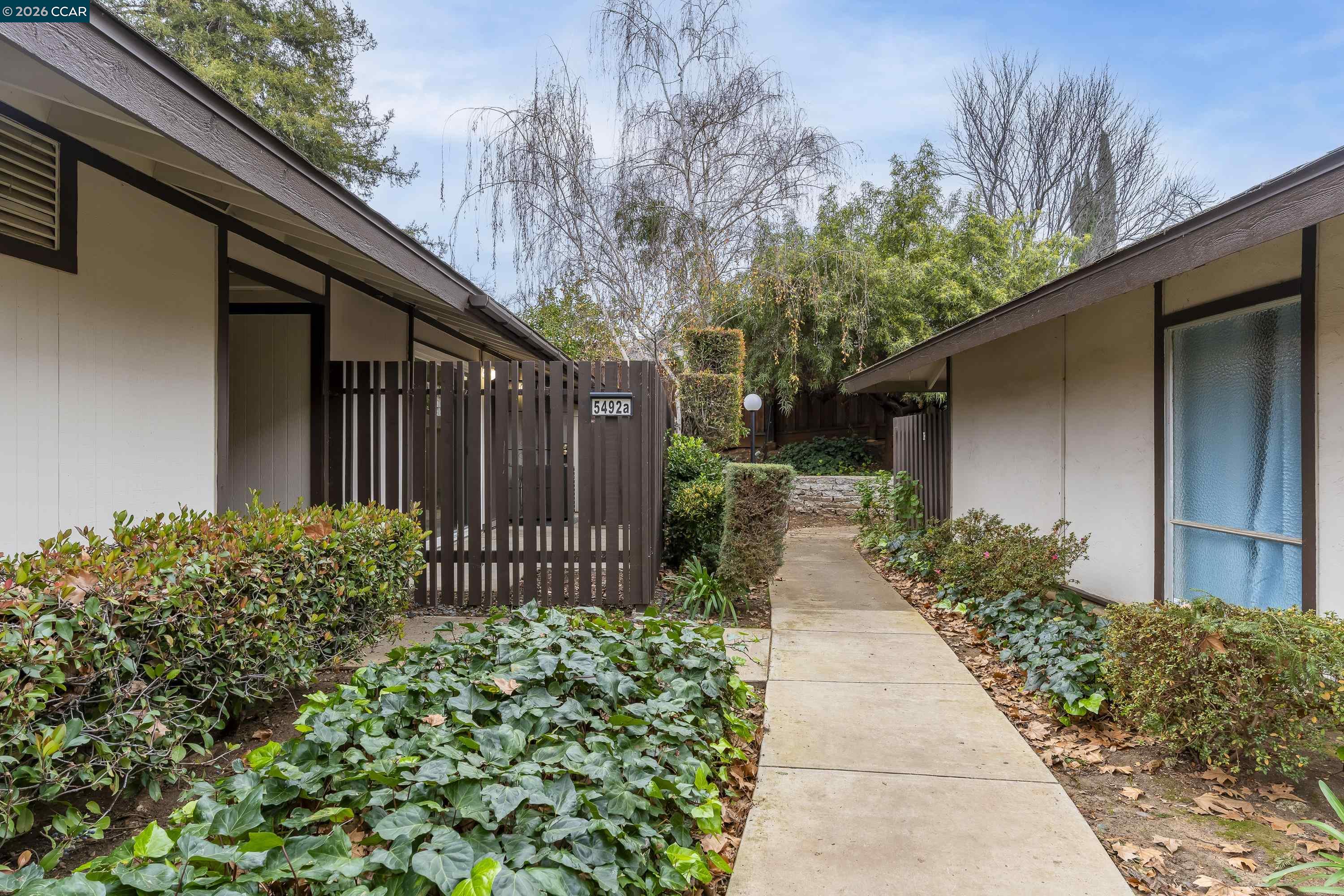 Photo #3: 41122104 Listing: Photo #3