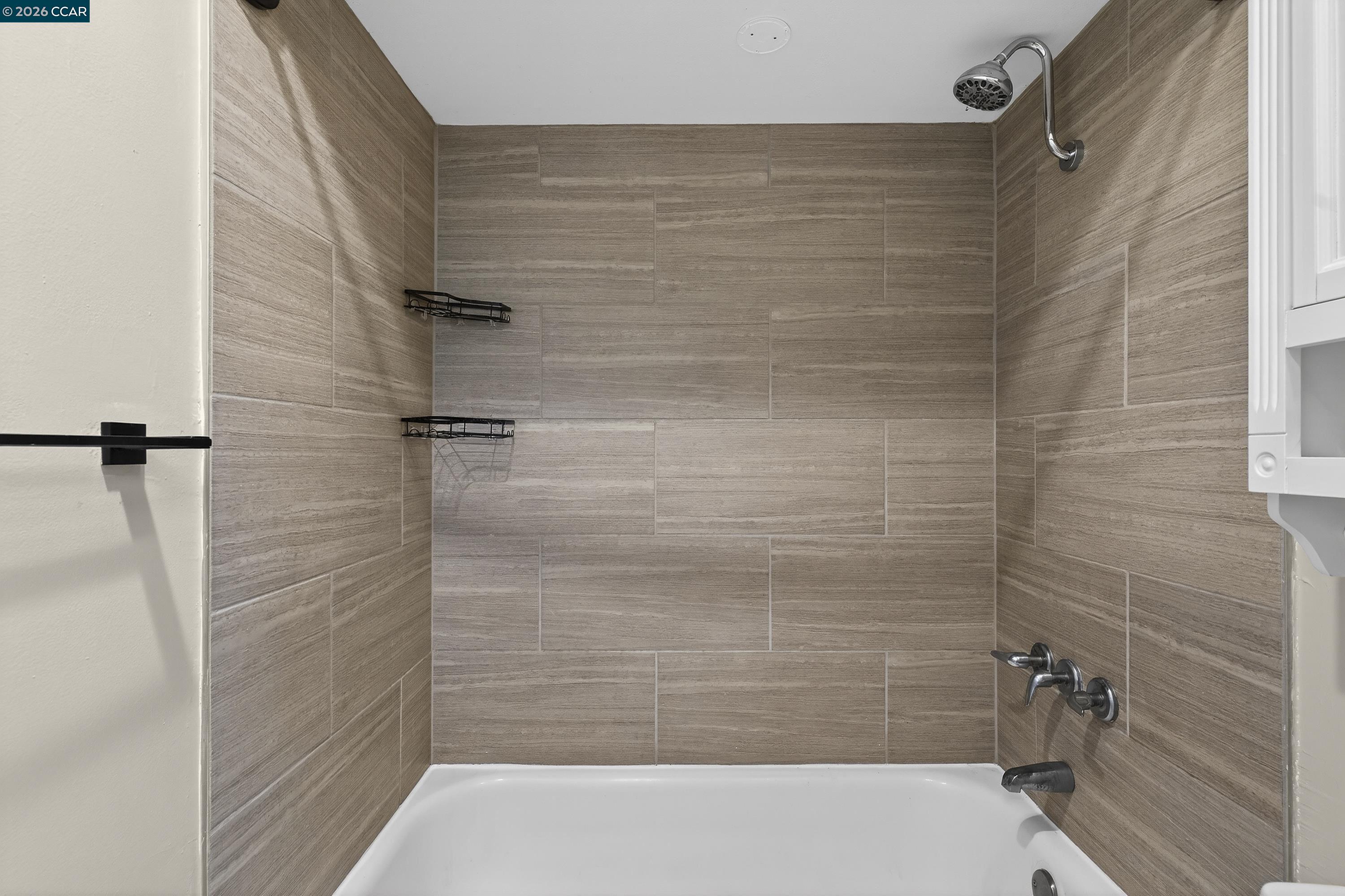 Photo #33: 41122104 Listing: Photo #33