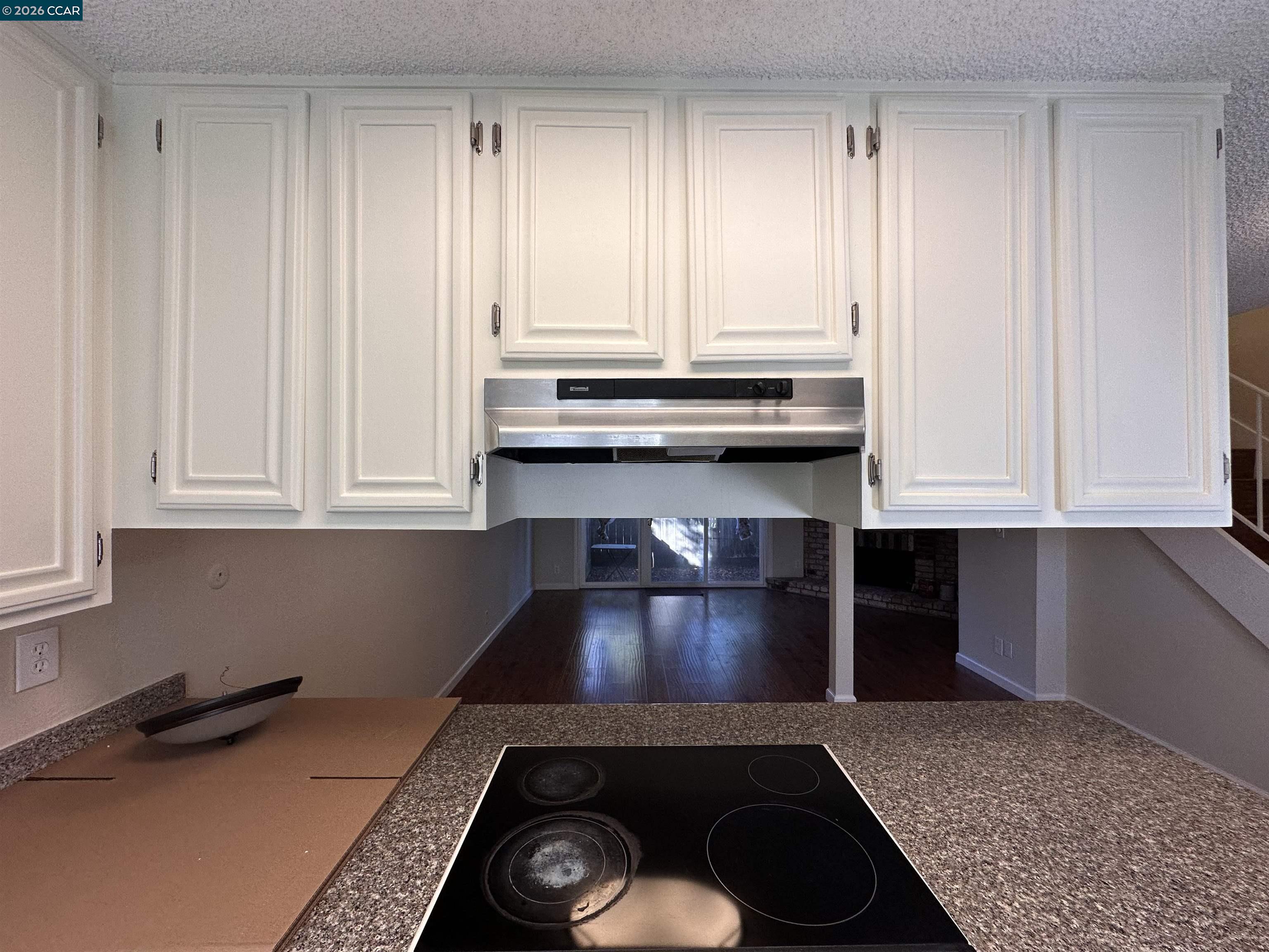 Photo #3: 41122108 Listing: Photo #3