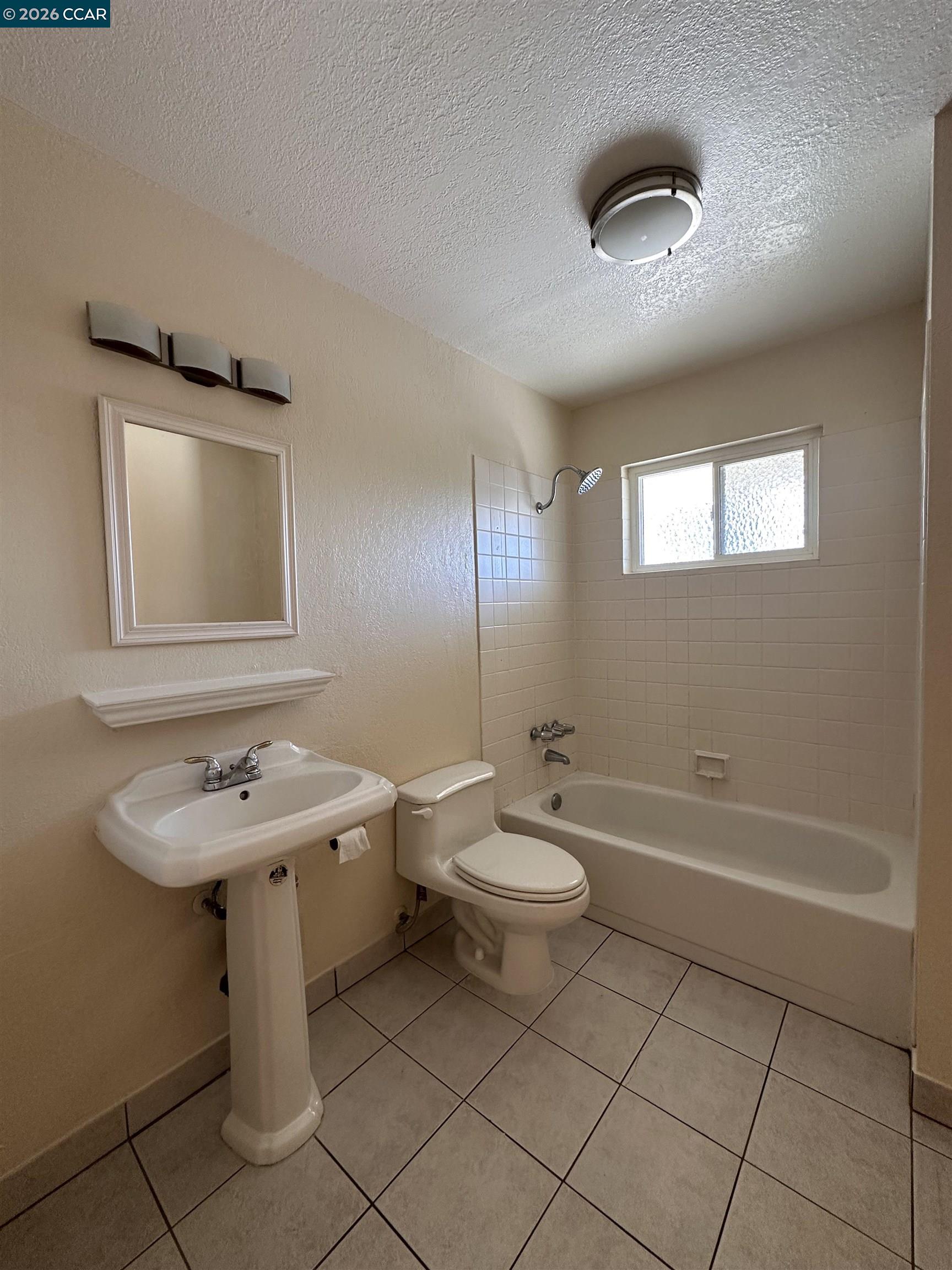 Photo #4: 41122108 Listing: Photo #4