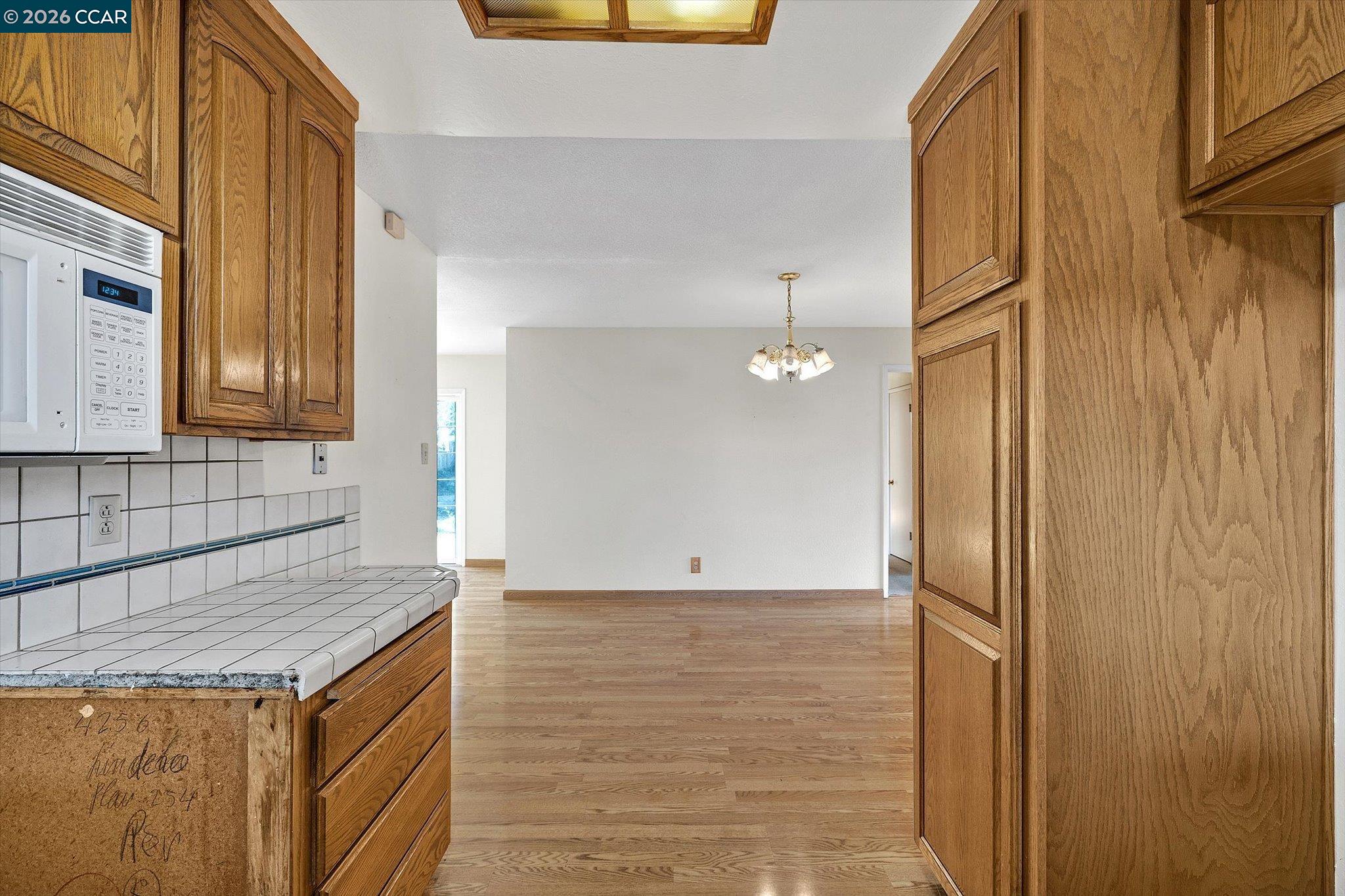 Detail Gallery Image 12 of 41 For 2075 Costa Ct, Pinole,  CA 94564 - 6 Beds | 3 Baths