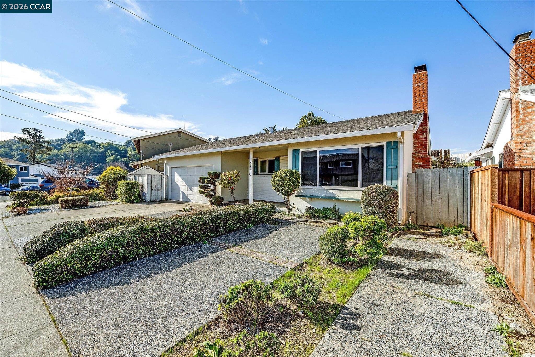 Detail Gallery Image 3 of 41 For 2075 Costa Ct, Pinole,  CA 94564 - 6 Beds | 3 Baths