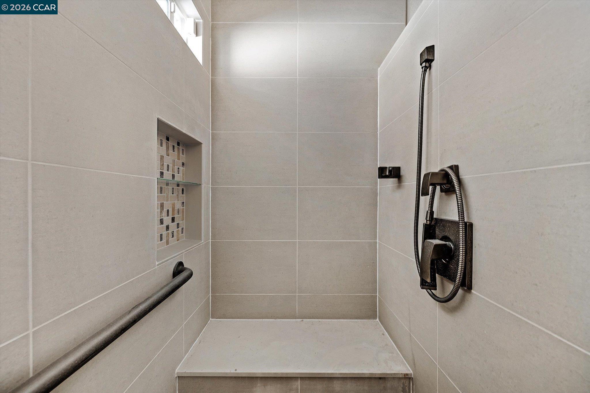 Detail Gallery Image 21 of 41 For 2075 Costa Ct, Pinole,  CA 94564 - 6 Beds | 3 Baths