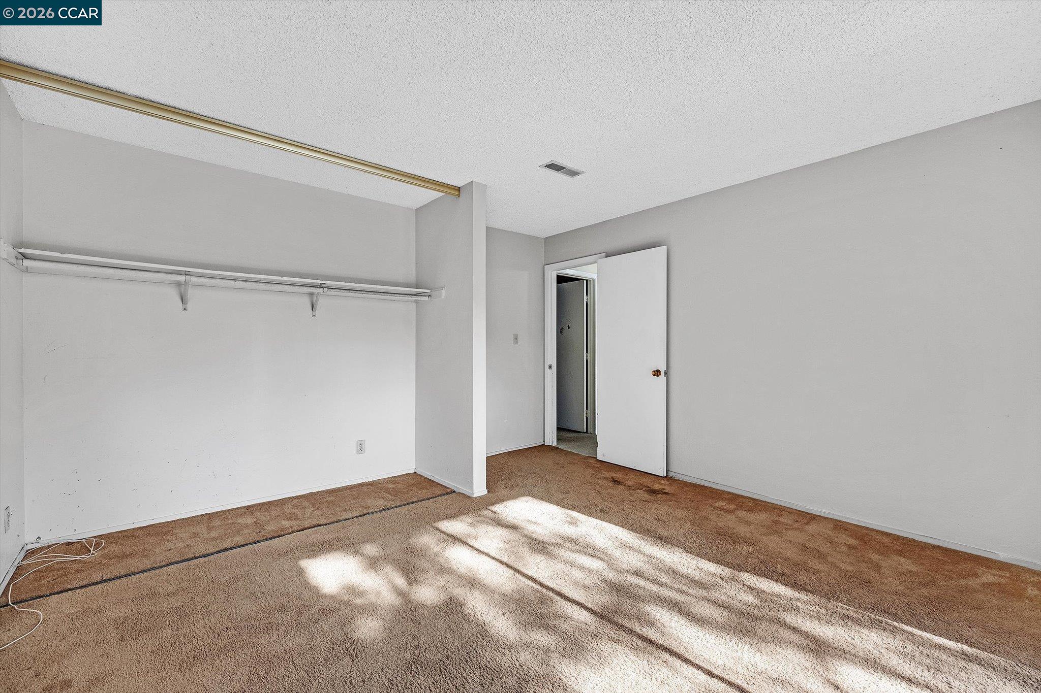 Detail Gallery Image 25 of 41 For 2075 Costa Ct, Pinole,  CA 94564 - 6 Beds | 3 Baths