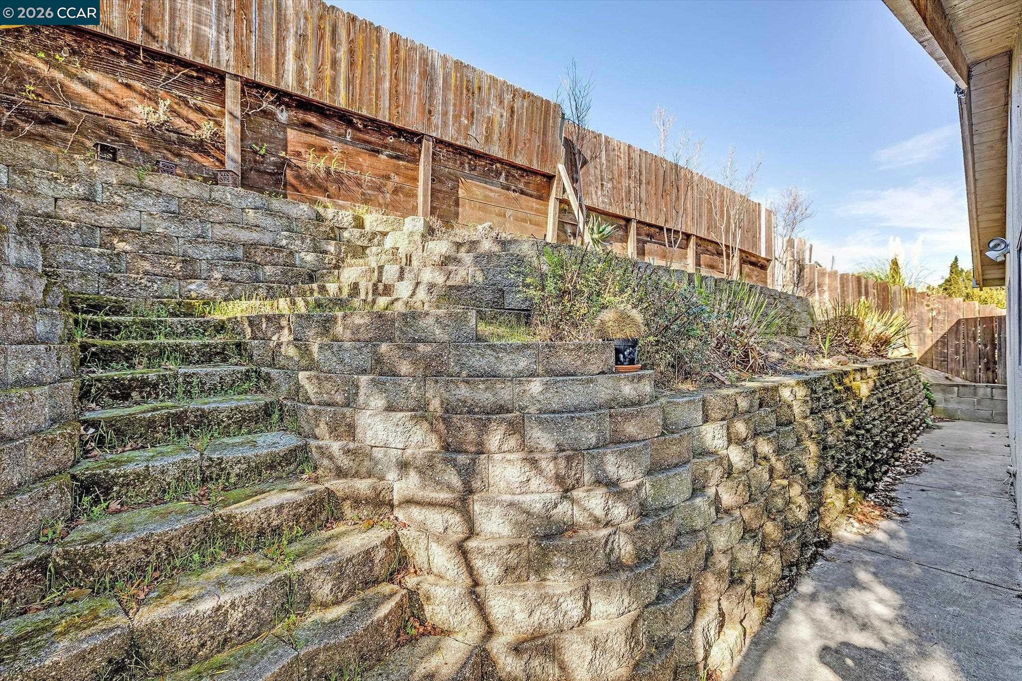 Detail Gallery Image 38 of 41 For 2075 Costa Ct, Pinole,  CA 94564 - 6 Beds | 3 Baths