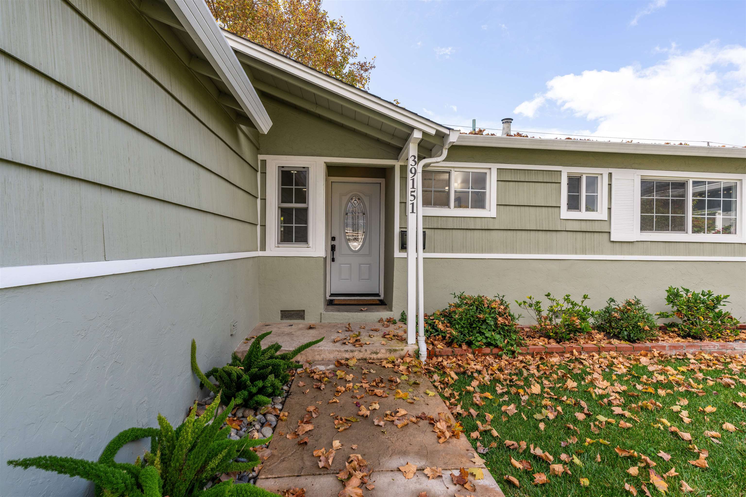 Detail Gallery Image 3 of 21 For 39151 Donner Way, Fremont,  CA 94538 - 3 Beds | 2 Baths