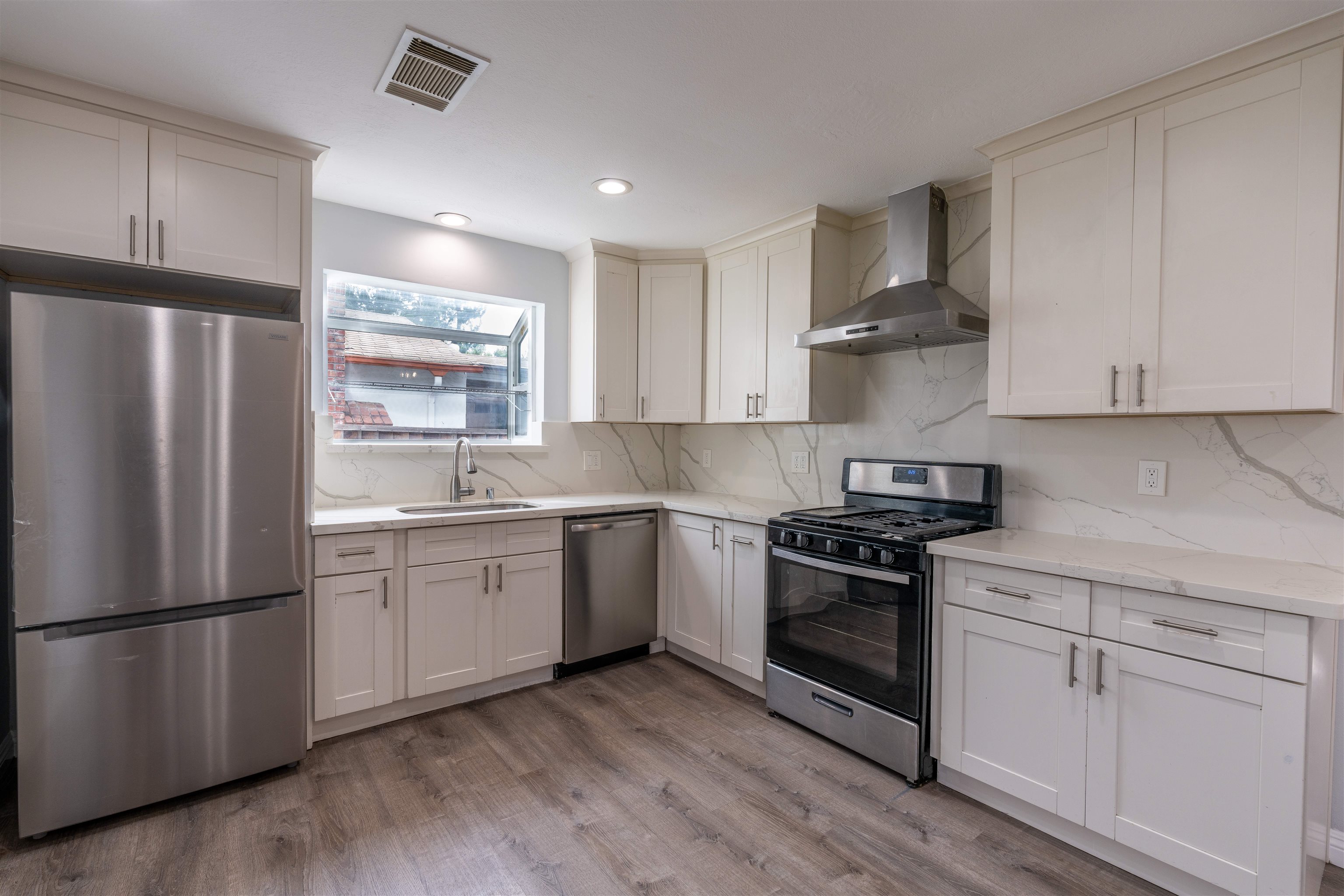 Detail Gallery Image 5 of 21 For 39151 Donner Way, Fremont,  CA 94538 - 3 Beds | 2 Baths