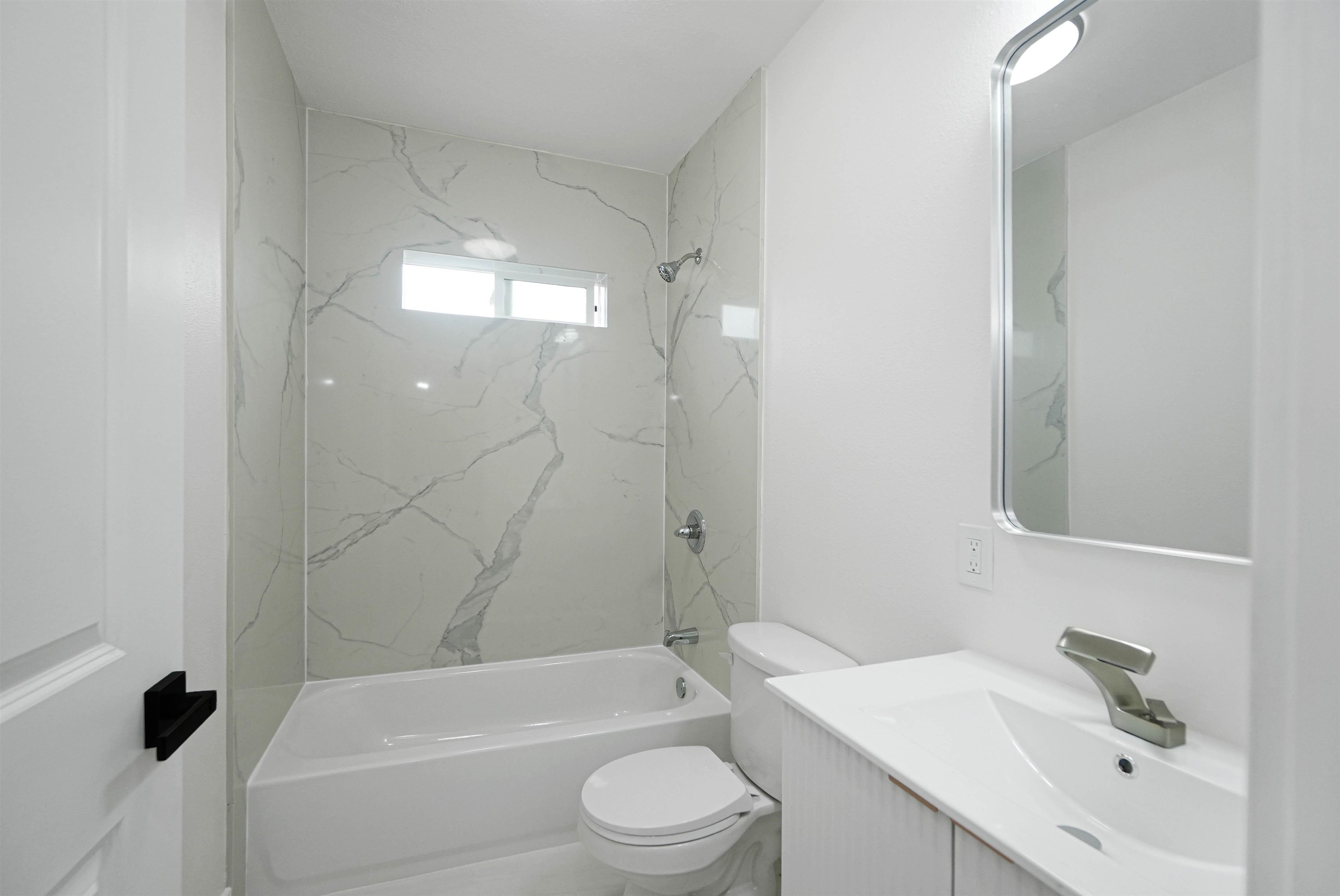 Detail Gallery Image 18 of 51 For 1521 159th Ave, San Leandro,  CA 94578 - 2 Beds | 3 Baths