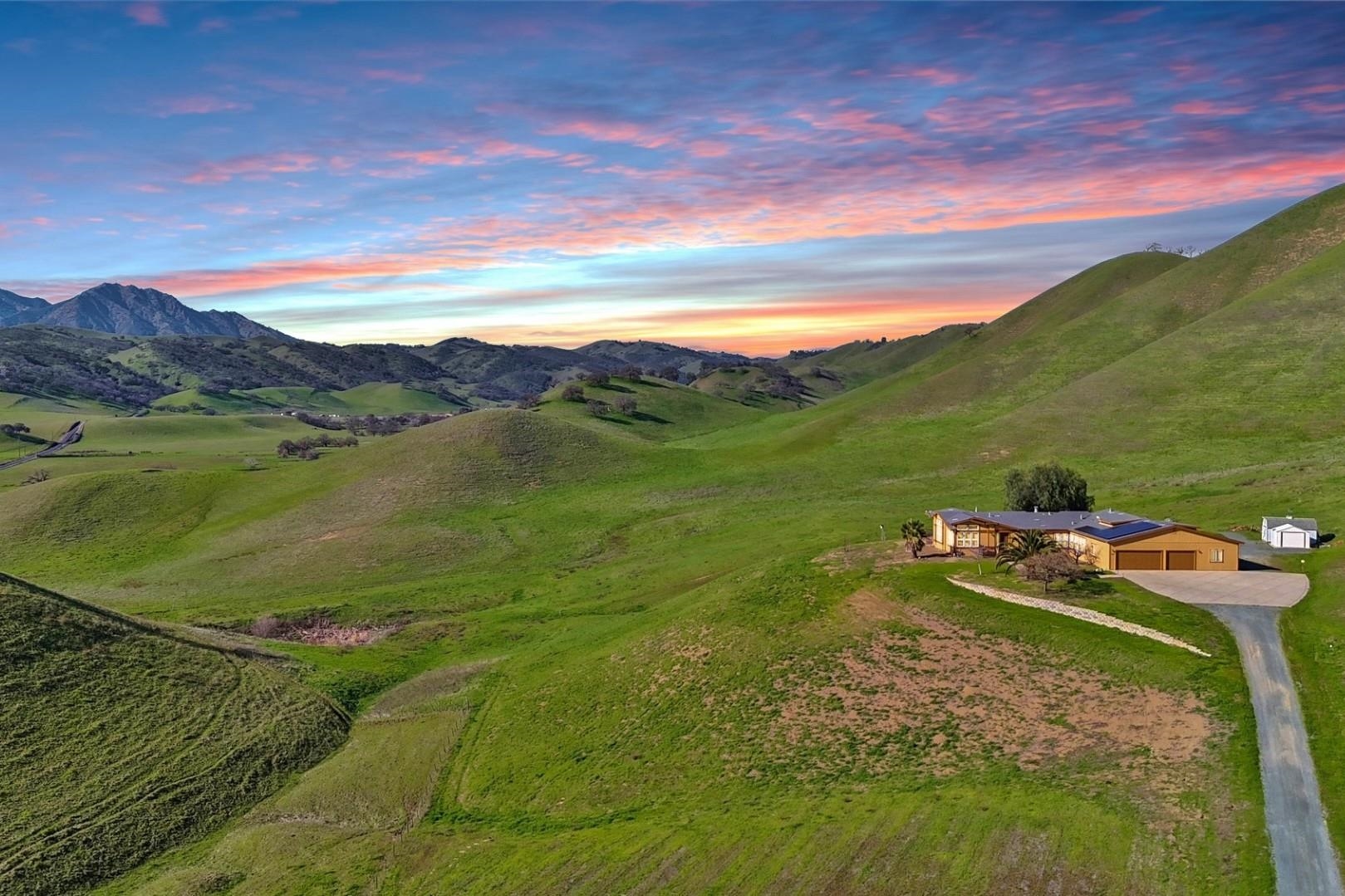 Detail Gallery Image 4 of 60 For 9621 Deer Valley Road, Brentwood,  CA 94513 - 3 Beds | 2/1 Baths