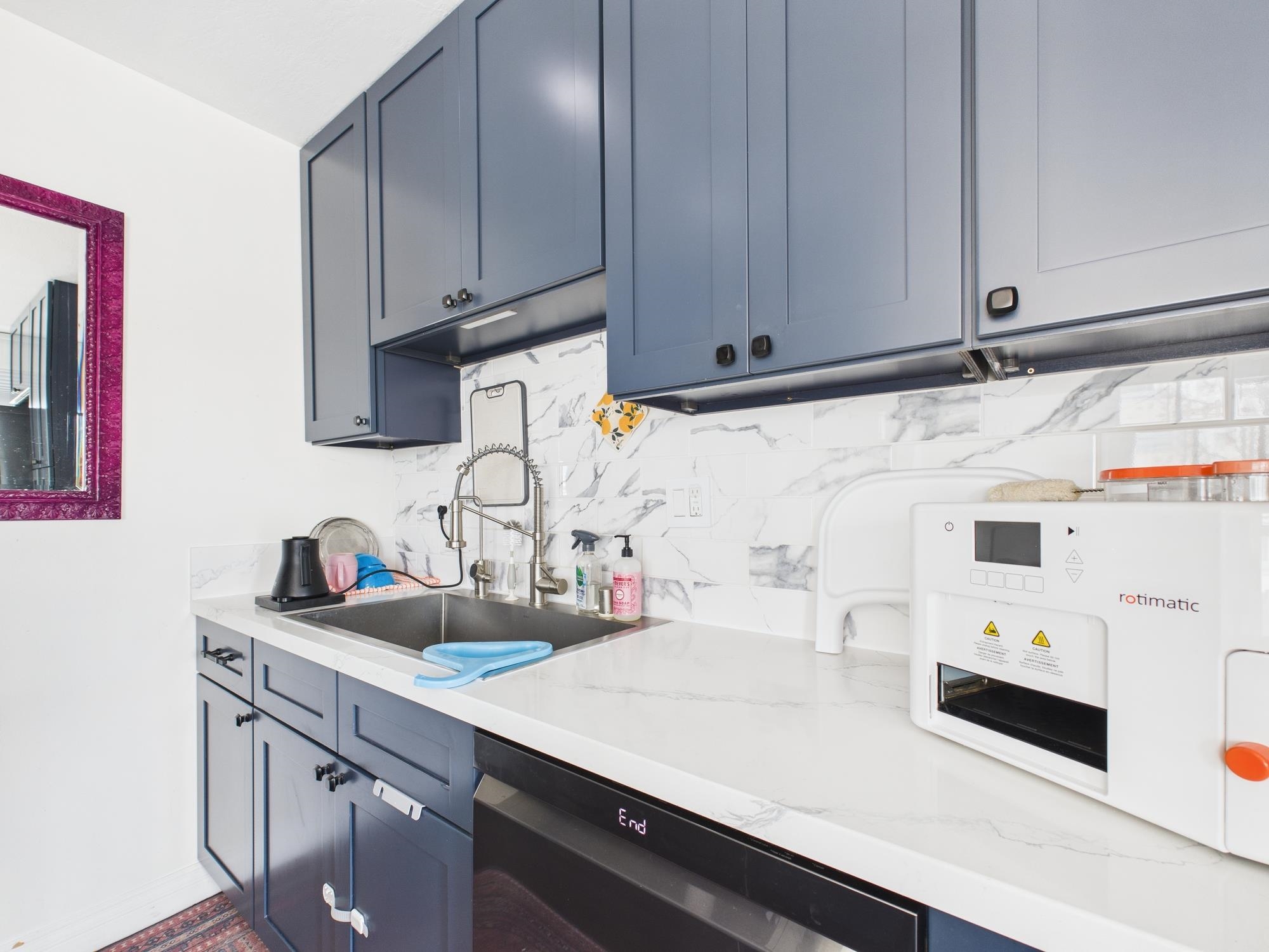 Detail Gallery Image 11 of 19 For 4099 Howe St #202,  Oakland,  CA 94611 - 2 Beds | 1 Baths