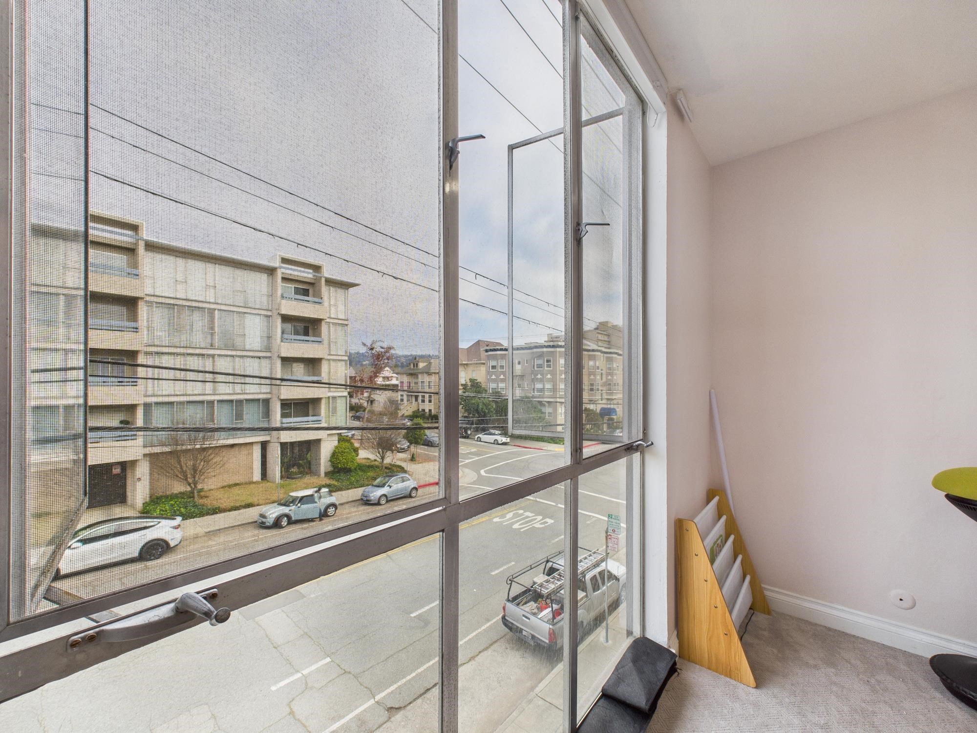 Detail Gallery Image 18 of 19 For 4099 Howe St #202,  Oakland,  CA 94611 - 2 Beds | 1 Baths