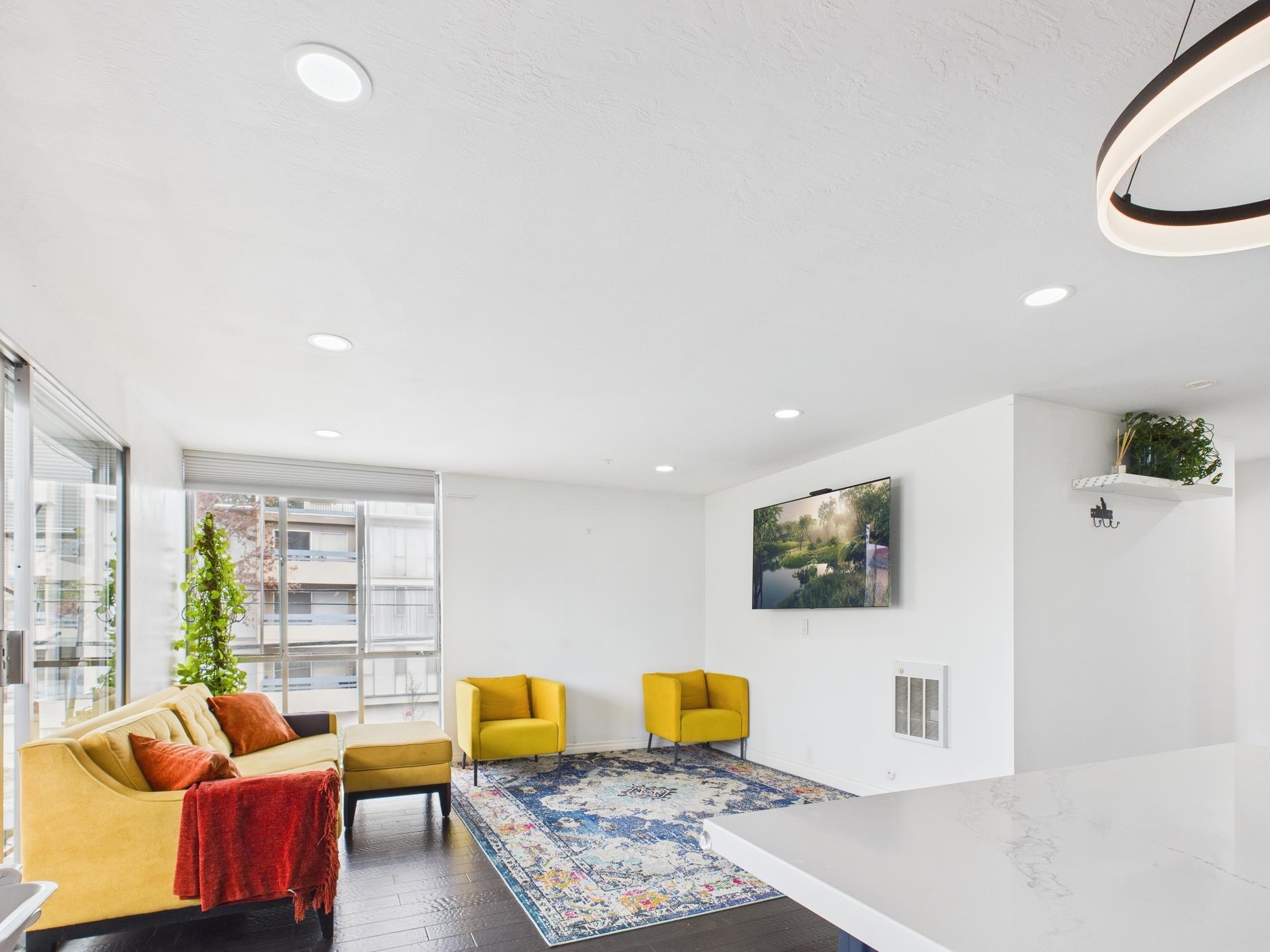 Detail Gallery Image 7 of 19 For 4099 Howe St #202,  Oakland,  CA 94611 - 2 Beds | 1 Baths