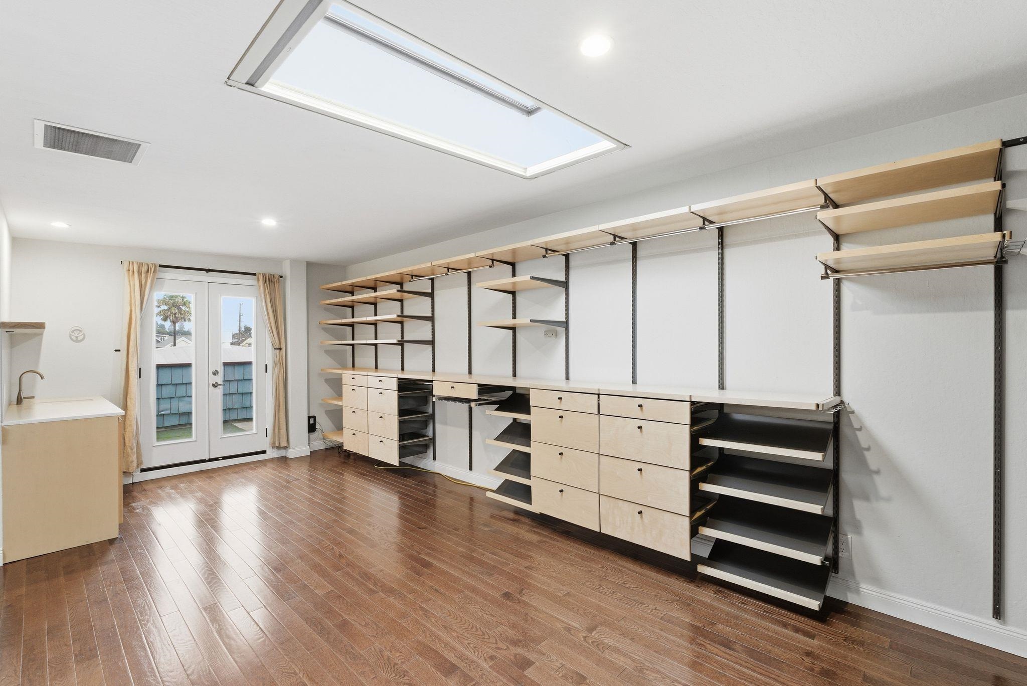 Detail Gallery Image 14 of 30 For 1004 9th Ave, Oakland,  CA 94606 - 1 Beds | 1/1 Baths