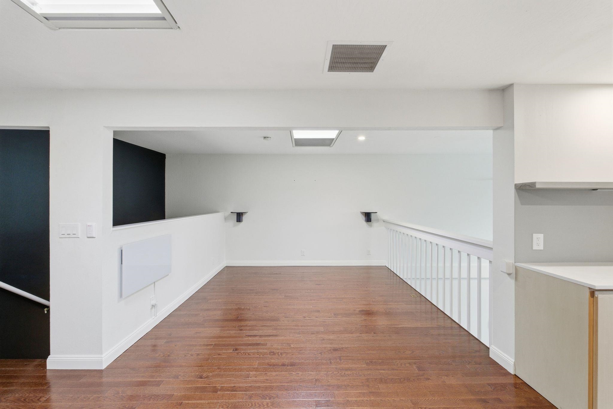 Detail Gallery Image 17 of 30 For 1004 9th Ave, Oakland,  CA 94606 - 1 Beds | 1/1 Baths