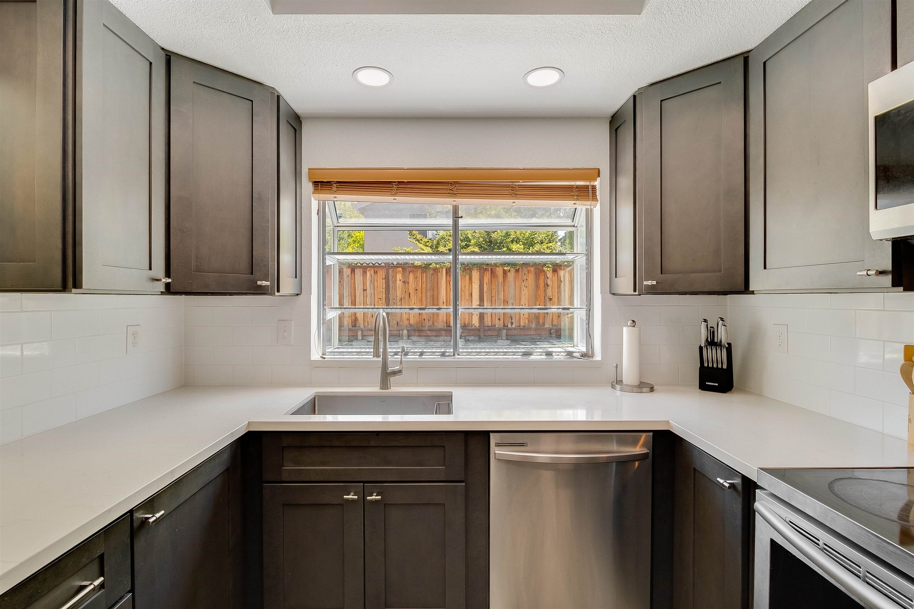 Detail Gallery Image 16 of 55 For 2709 Clover Ct, Antioch,  CA 94531 - 3 Beds | 2/1 Baths