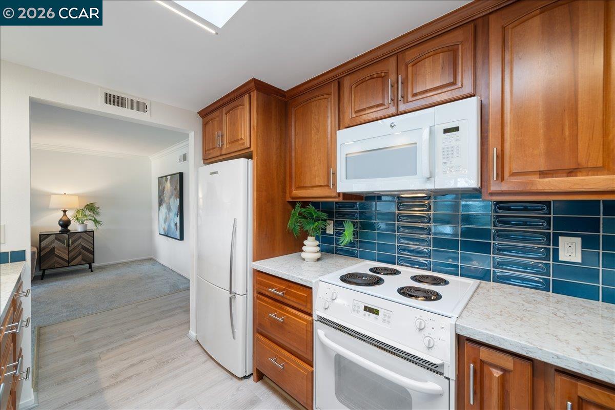 Photo #8: 41122144 Listing: Photo #8