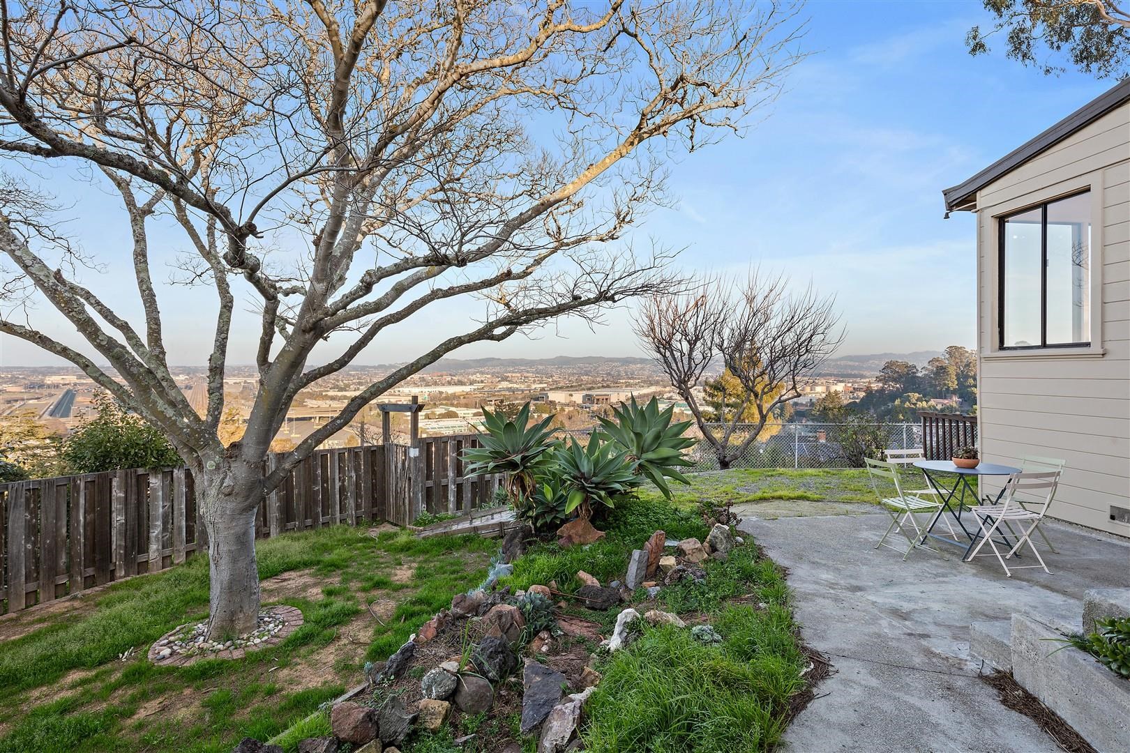 Detail Gallery Image 12 of 40 For 101 Crest Ave, Richmond,  CA 94801 - 3 Beds | 1 Baths