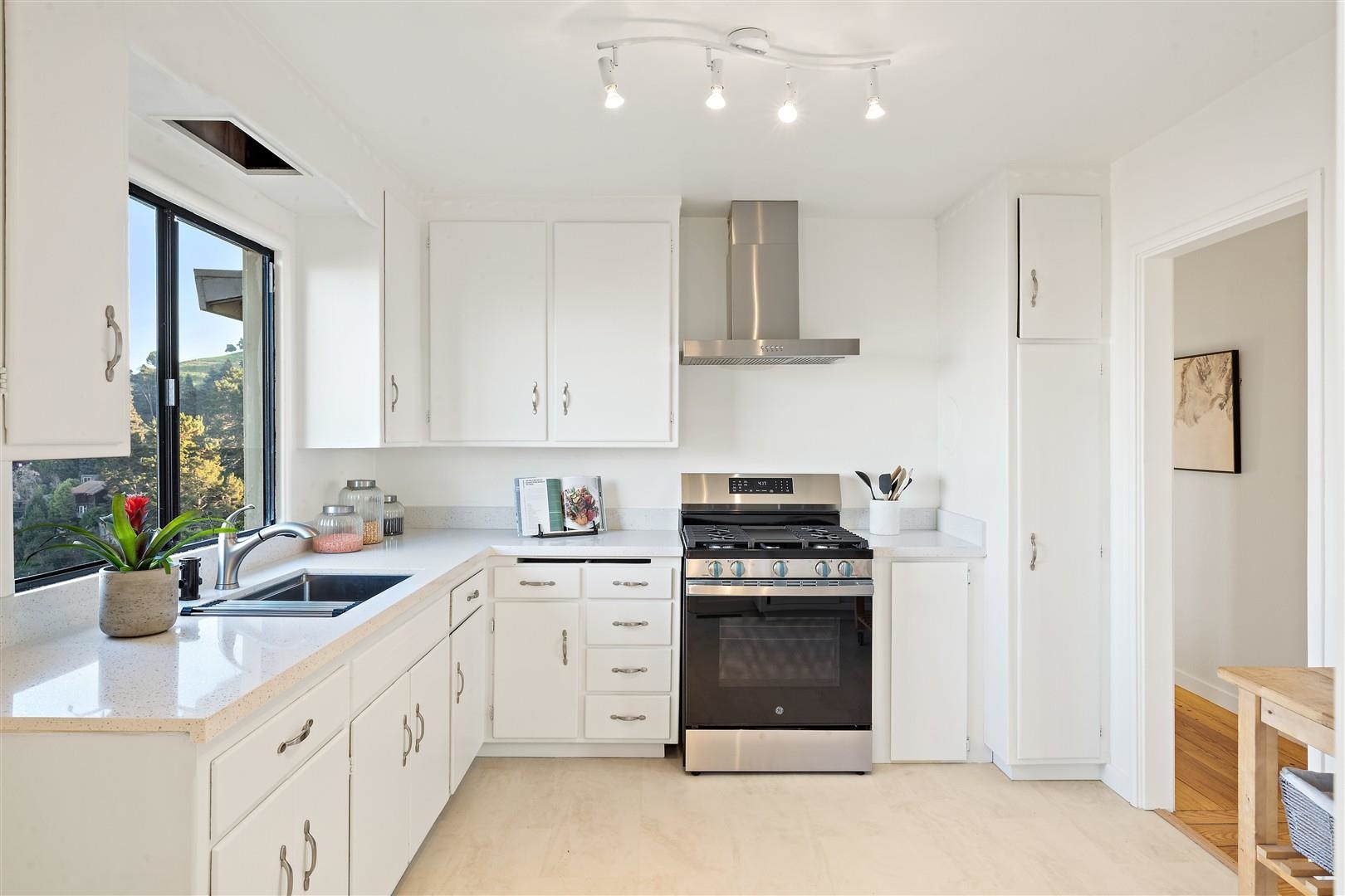 Detail Gallery Image 19 of 40 For 101 Crest Ave, Richmond,  CA 94801 - 3 Beds | 1 Baths