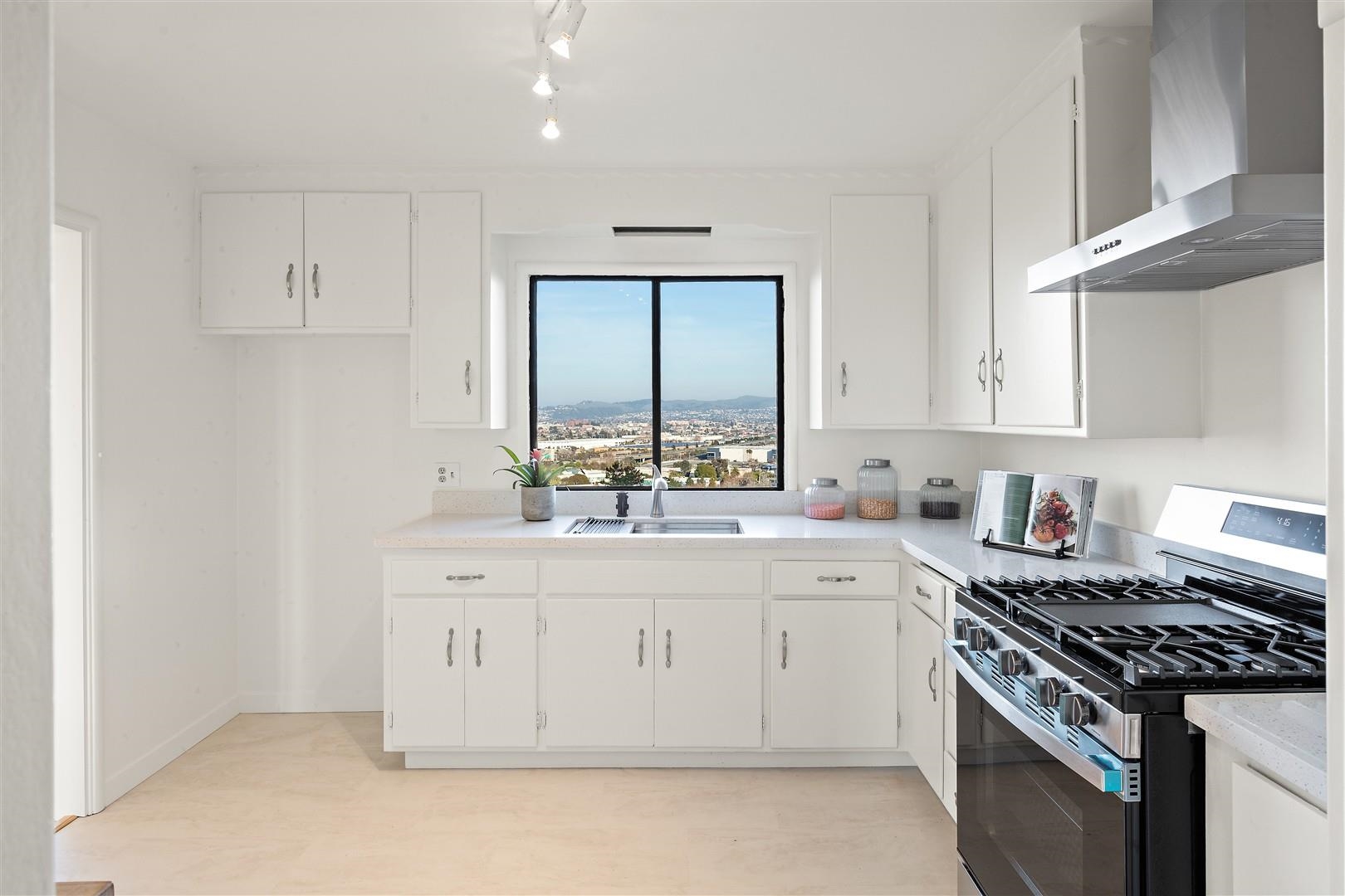 Detail Gallery Image 17 of 23 For 101 Crest Ave, Richmond,  CA 94801 - 2 Beds | 1 Baths