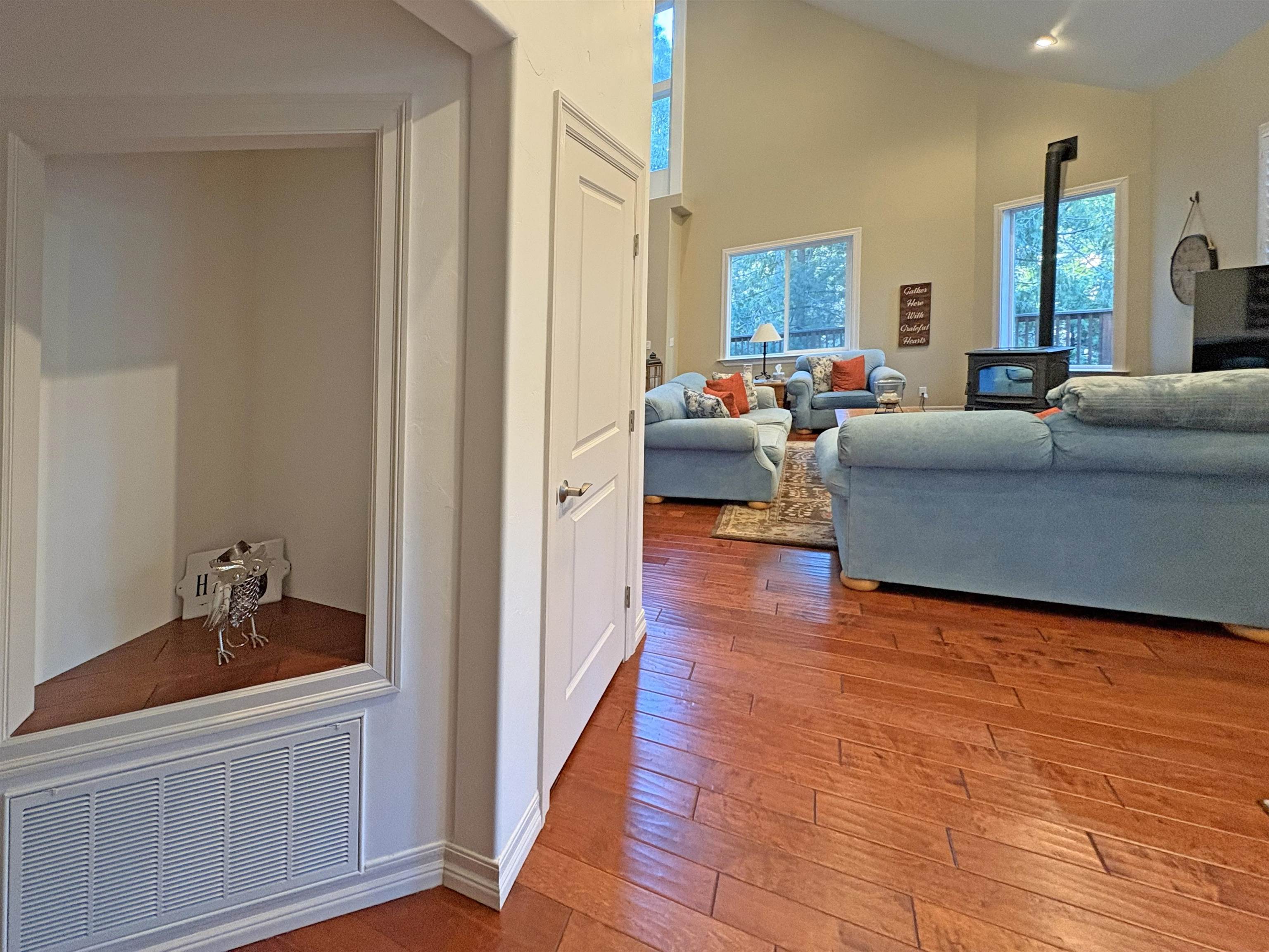 Detail Gallery Image 23 of 53 For 20015 Pine Mountain Drive, Groveland,  CA 95321 - 3 Beds | 4 Baths