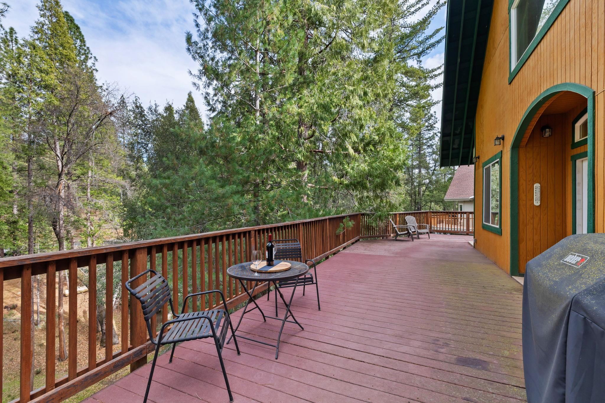 Detail Gallery Image 4 of 53 For 20015 Pine Mountain Drive, Groveland,  CA 95321 - 3 Beds | 4 Baths