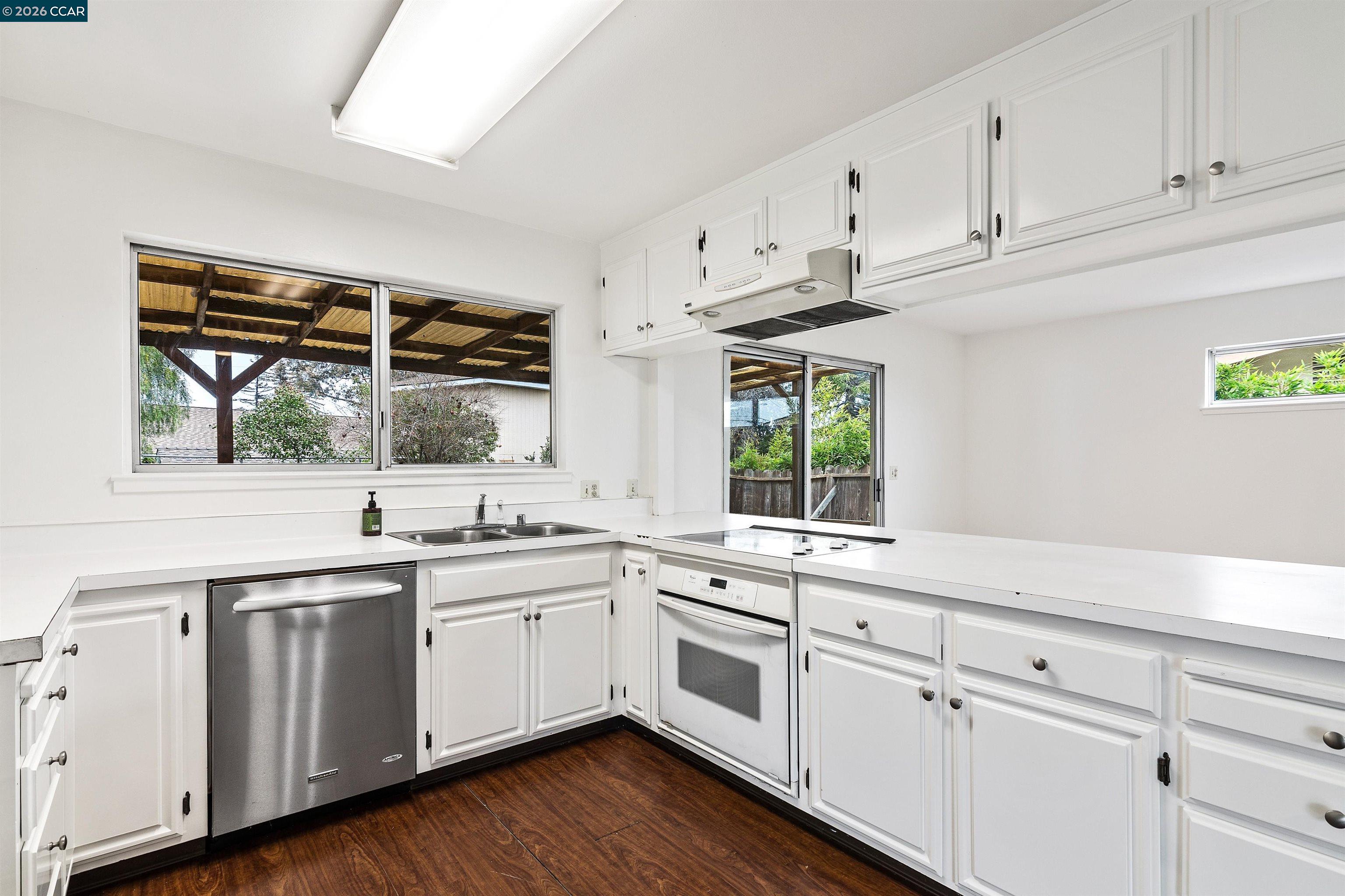 Detail Gallery Image 11 of 28 For 3020 Windsor Dr, Antioch,  CA 94509 - 4 Beds | 2 Baths