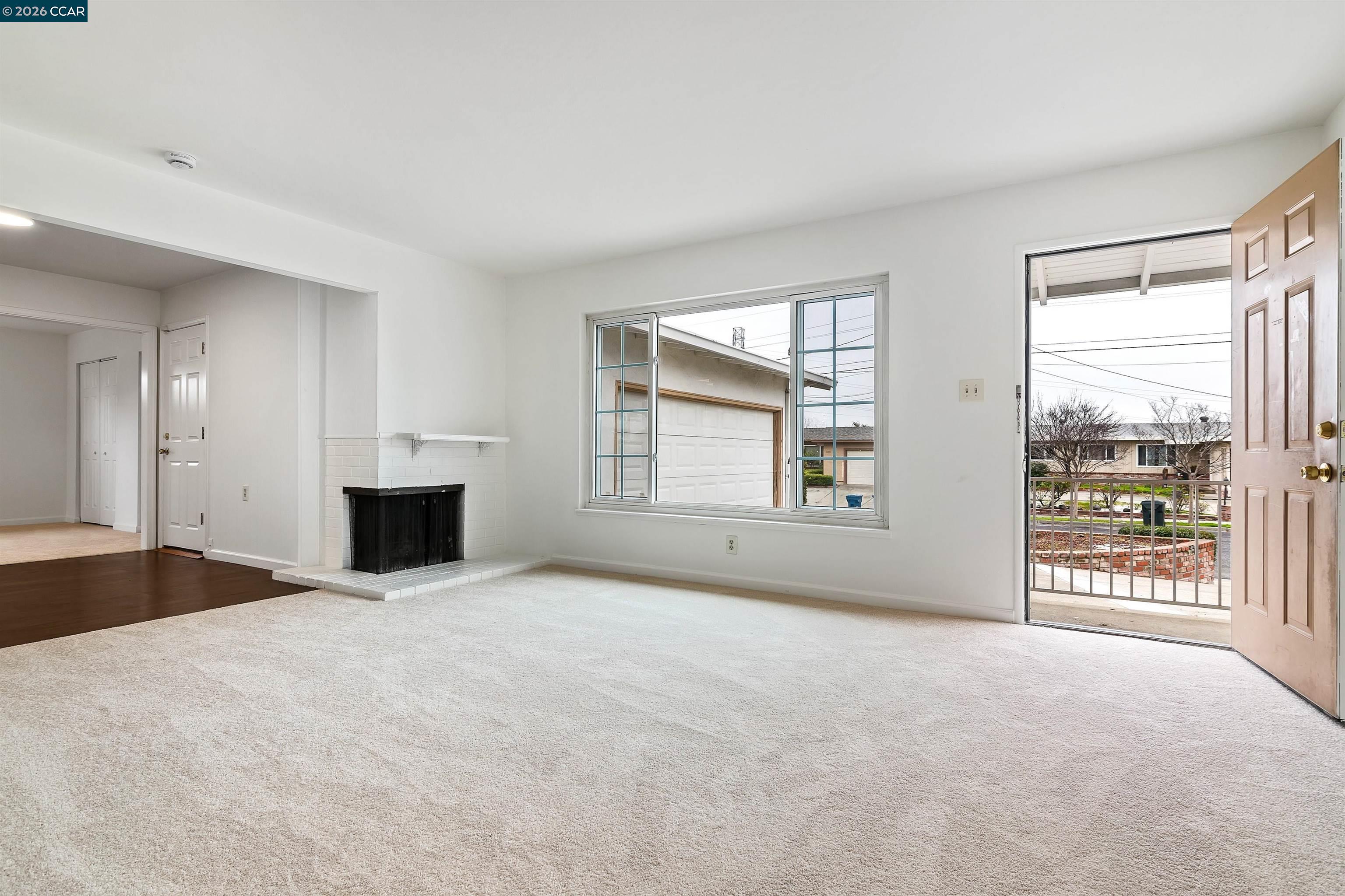 Detail Gallery Image 5 of 28 For 3020 Windsor Dr, Antioch,  CA 94509 - 4 Beds | 2 Baths