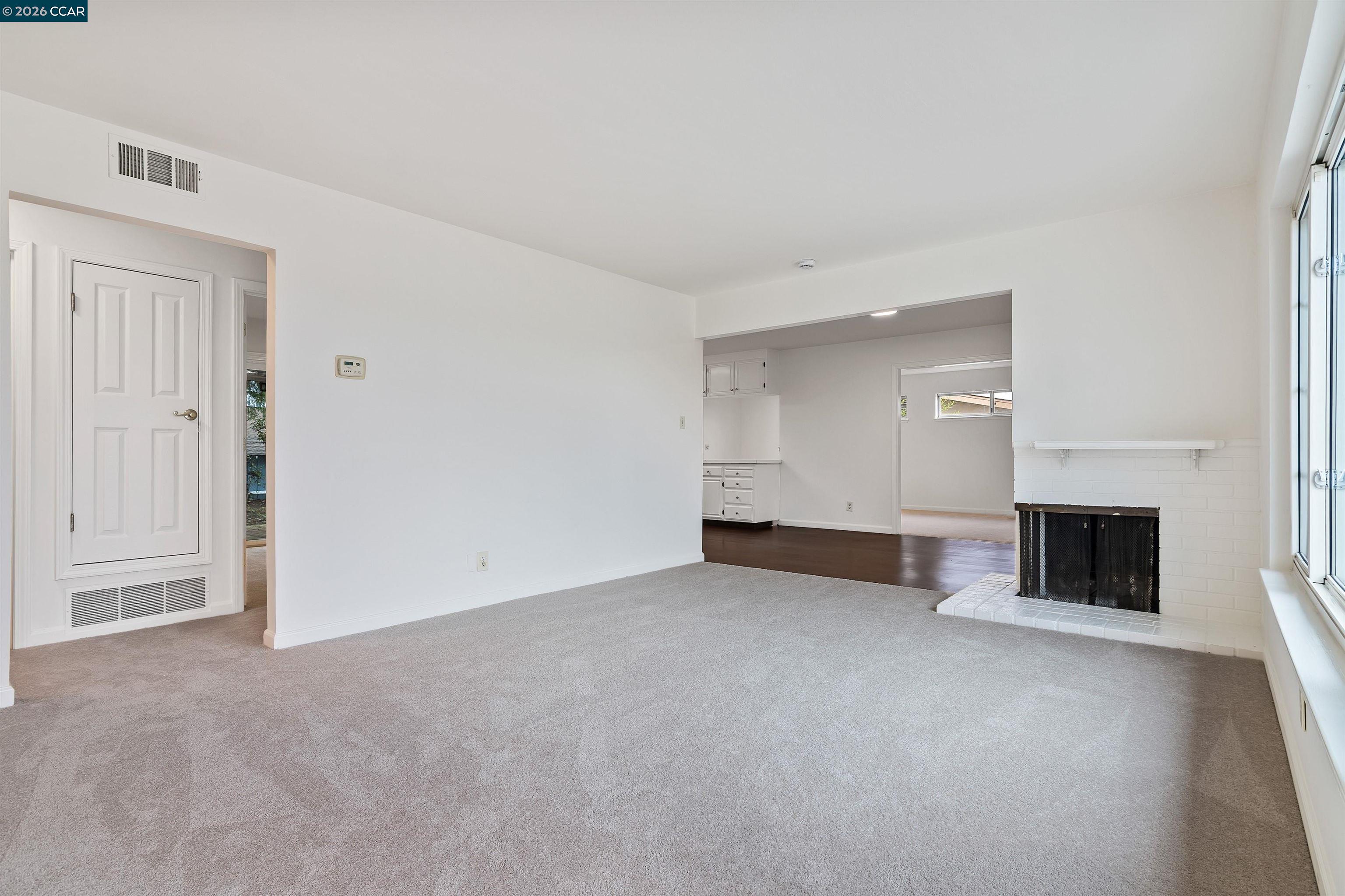 Detail Gallery Image 6 of 28 For 3020 Windsor Dr, Antioch,  CA 94509 - 4 Beds | 2 Baths