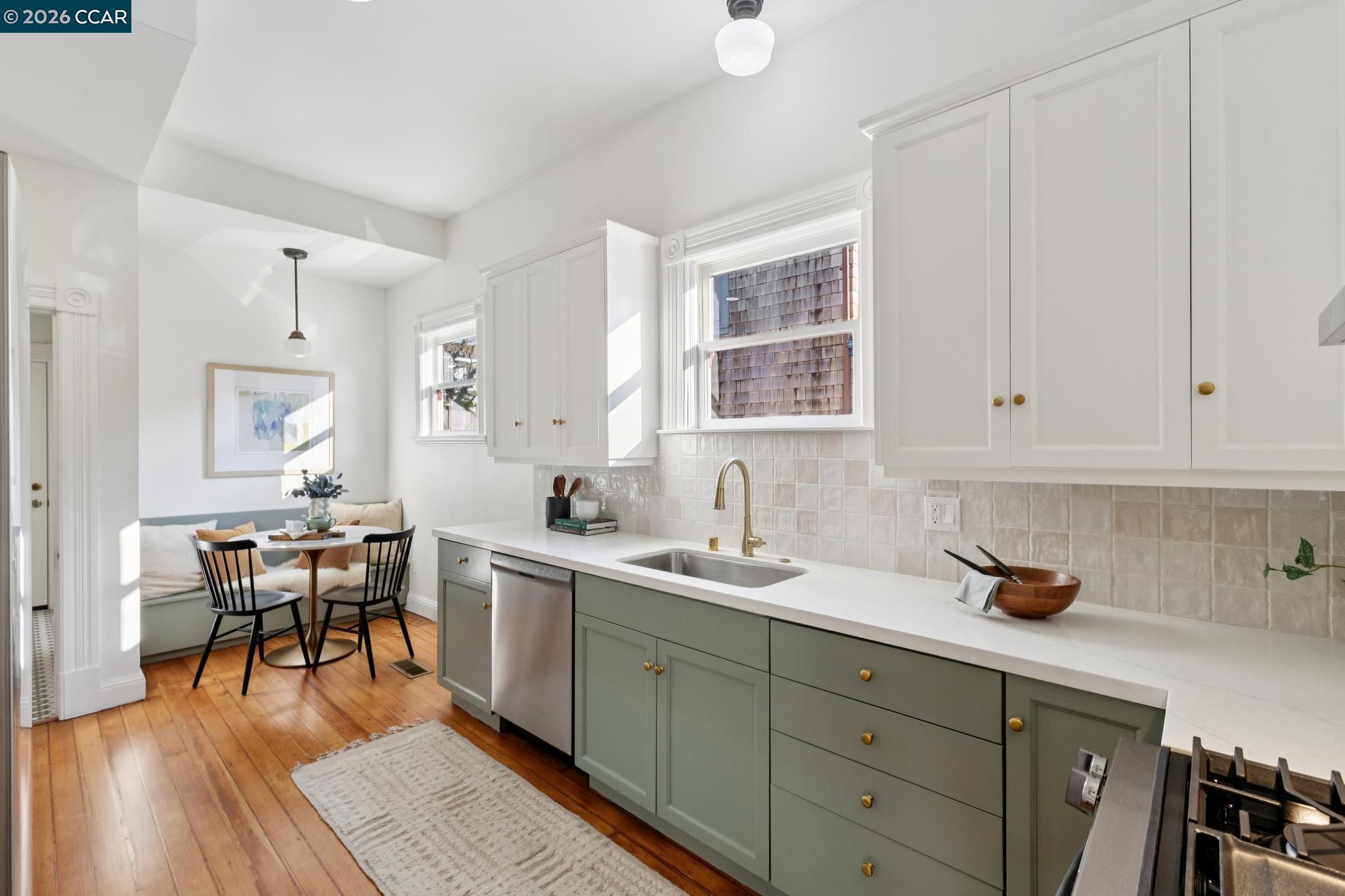 Detail Gallery Image 18 of 59 For 2423 10th St, Berkeley,  CA 94710 - 3 Beds | 2 Baths