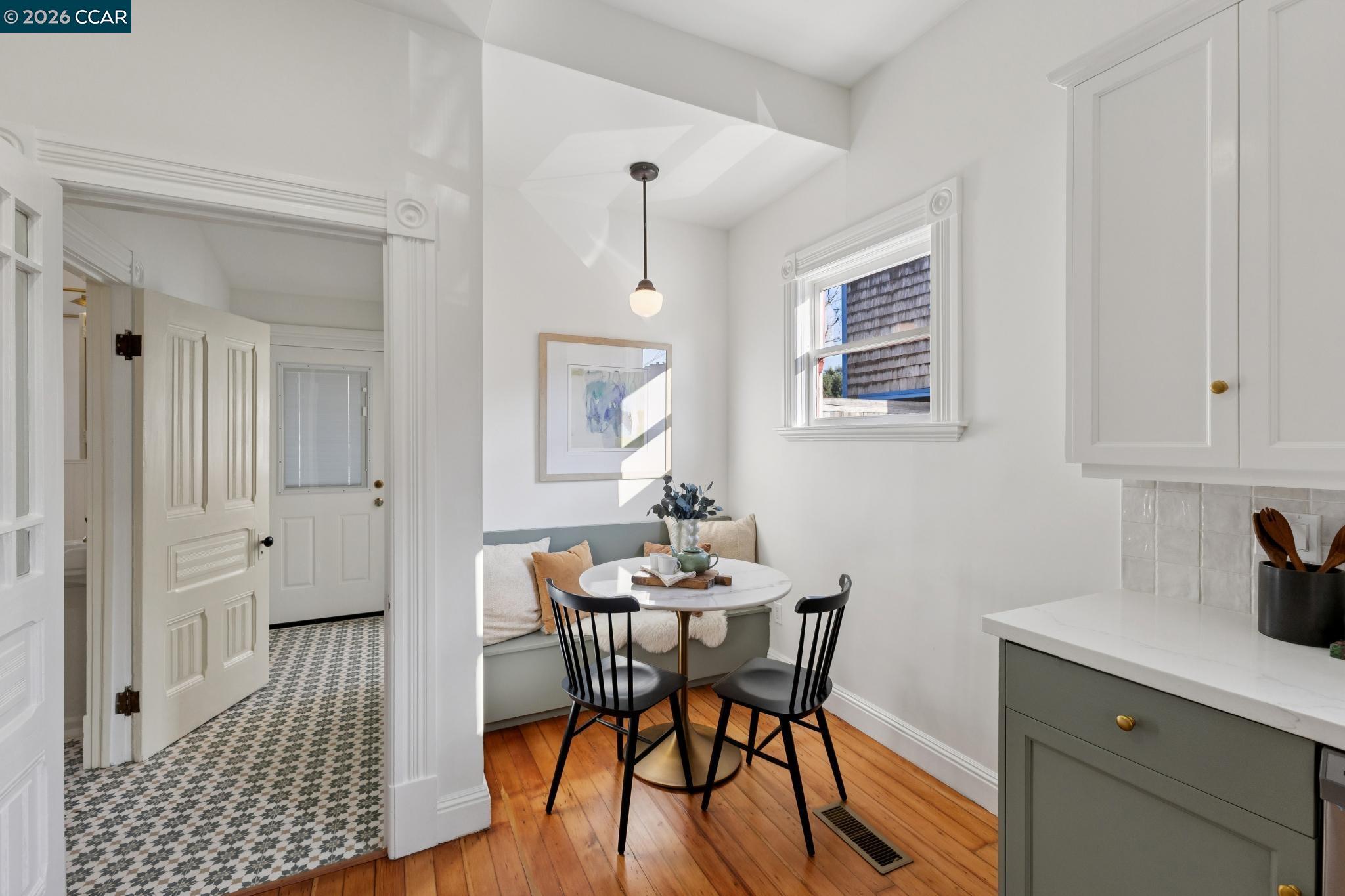 Detail Gallery Image 21 of 59 For 2423 10th St, Berkeley,  CA 94710 - 3 Beds | 2 Baths