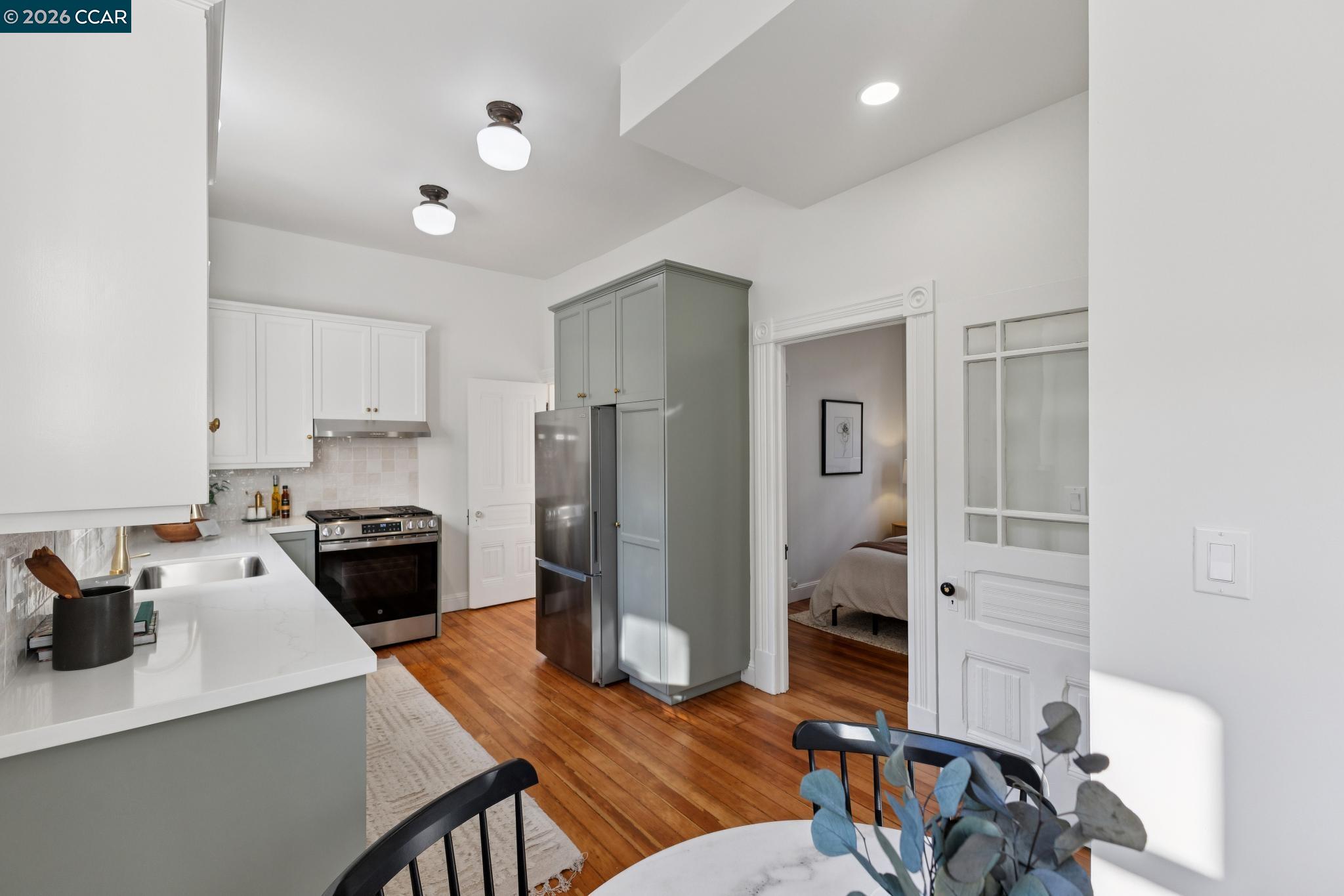 Detail Gallery Image 23 of 59 For 2423 10th St, Berkeley,  CA 94710 - 3 Beds | 2 Baths