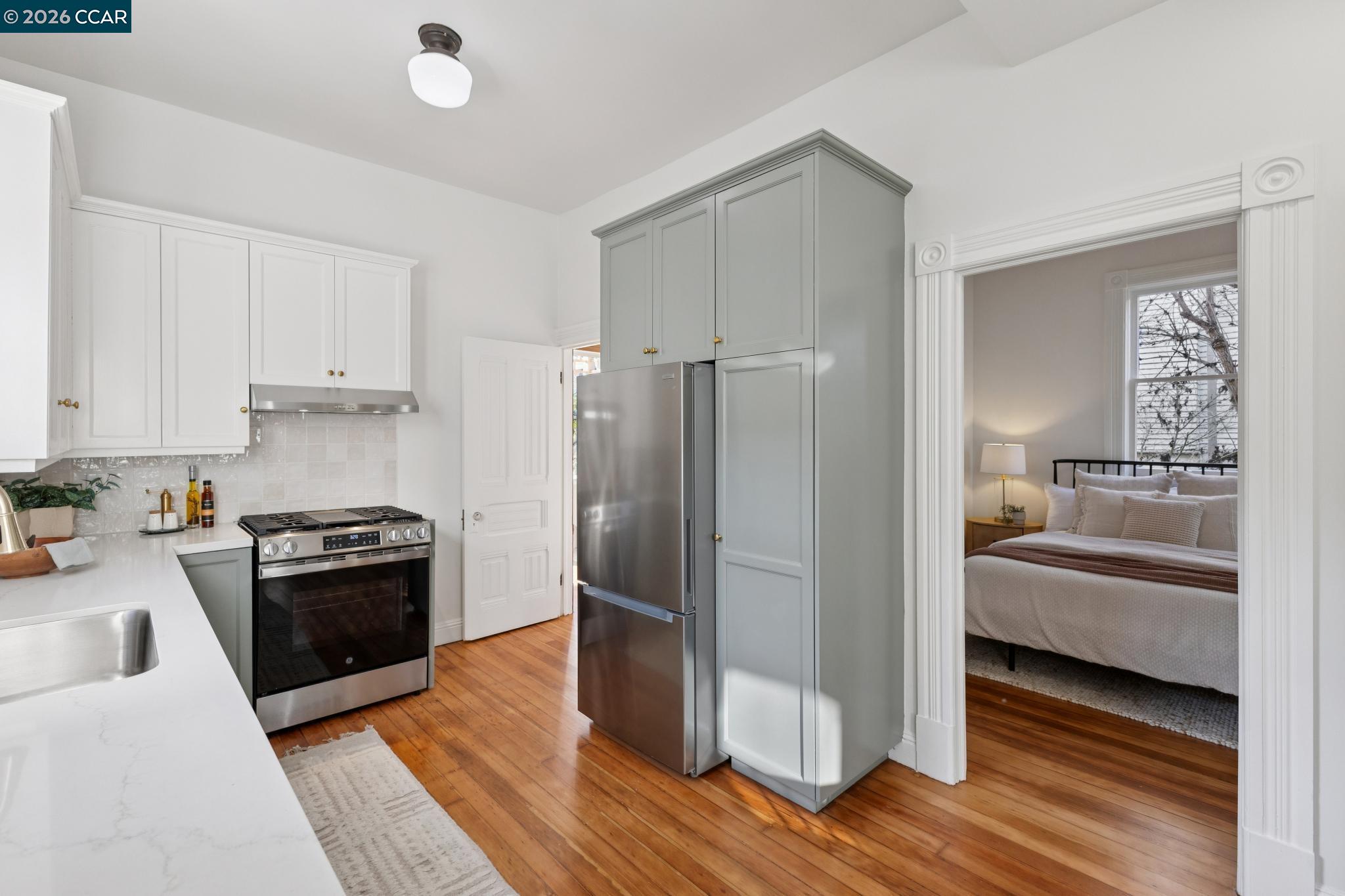 Detail Gallery Image 24 of 59 For 2423 10th St, Berkeley,  CA 94710 - 3 Beds | 2 Baths