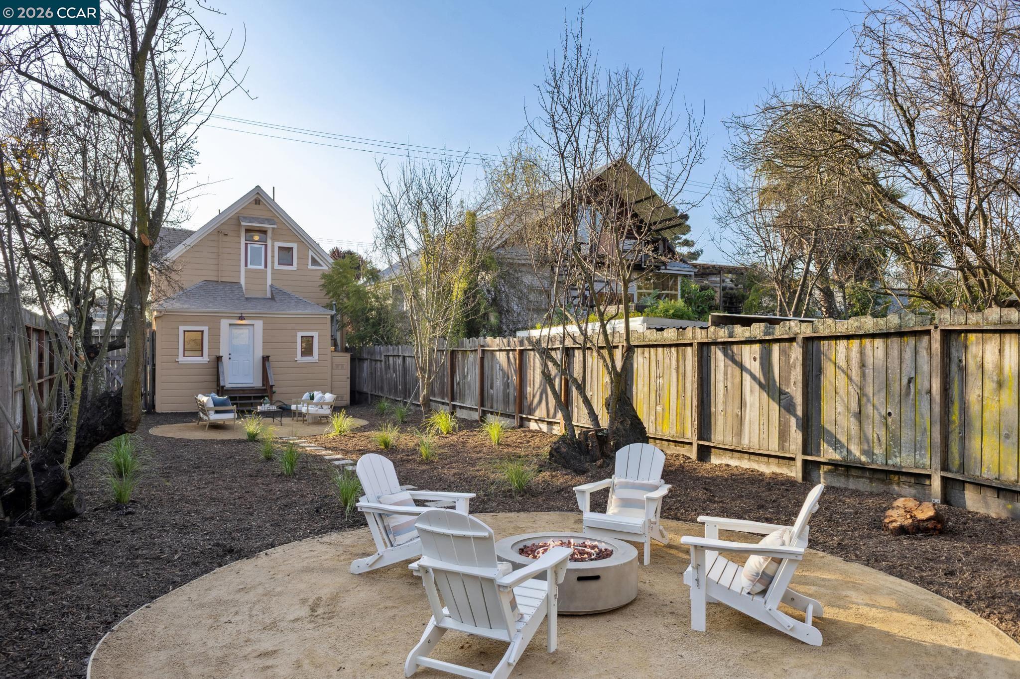 Detail Gallery Image 57 of 59 For 2423 10th St, Berkeley,  CA 94710 - 3 Beds | 2 Baths