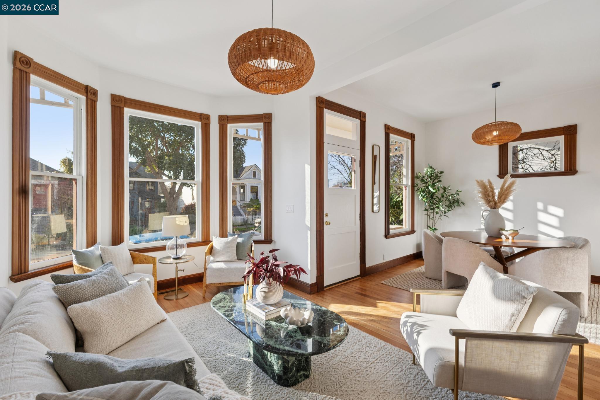 Detail Gallery Image 8 of 59 For 2423 10th St, Berkeley,  CA 94710 - 3 Beds | 2 Baths