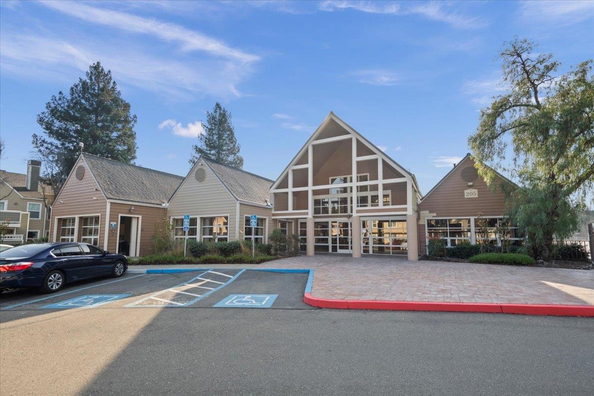 Detail Gallery Image 13 of 17 For 215 Reflections Dr #16,  San Ramon,  CA 94583 - 1 Beds | 1 Baths