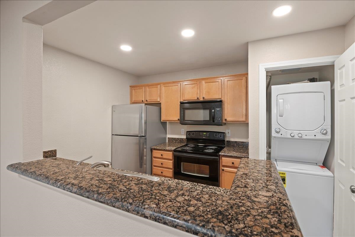 Detail Gallery Image 5 of 17 For 215 Reflections Dr #16,  San Ramon,  CA 94583 - 1 Beds | 1 Baths