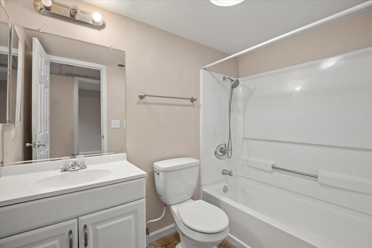 Detail Gallery Image 10 of 17 For 215 Reflections Dr #16,  San Ramon,  CA 94583 - 1 Beds | 1 Baths