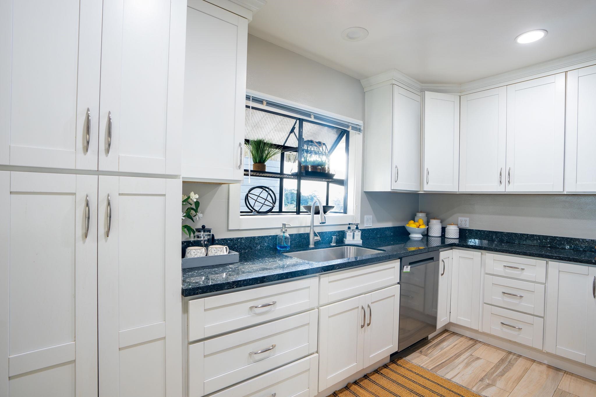 Detail Gallery Image 24 of 57 For 2925 El Monte Ave, Oakland,  CA 94605 - 4 Beds | 2 Baths